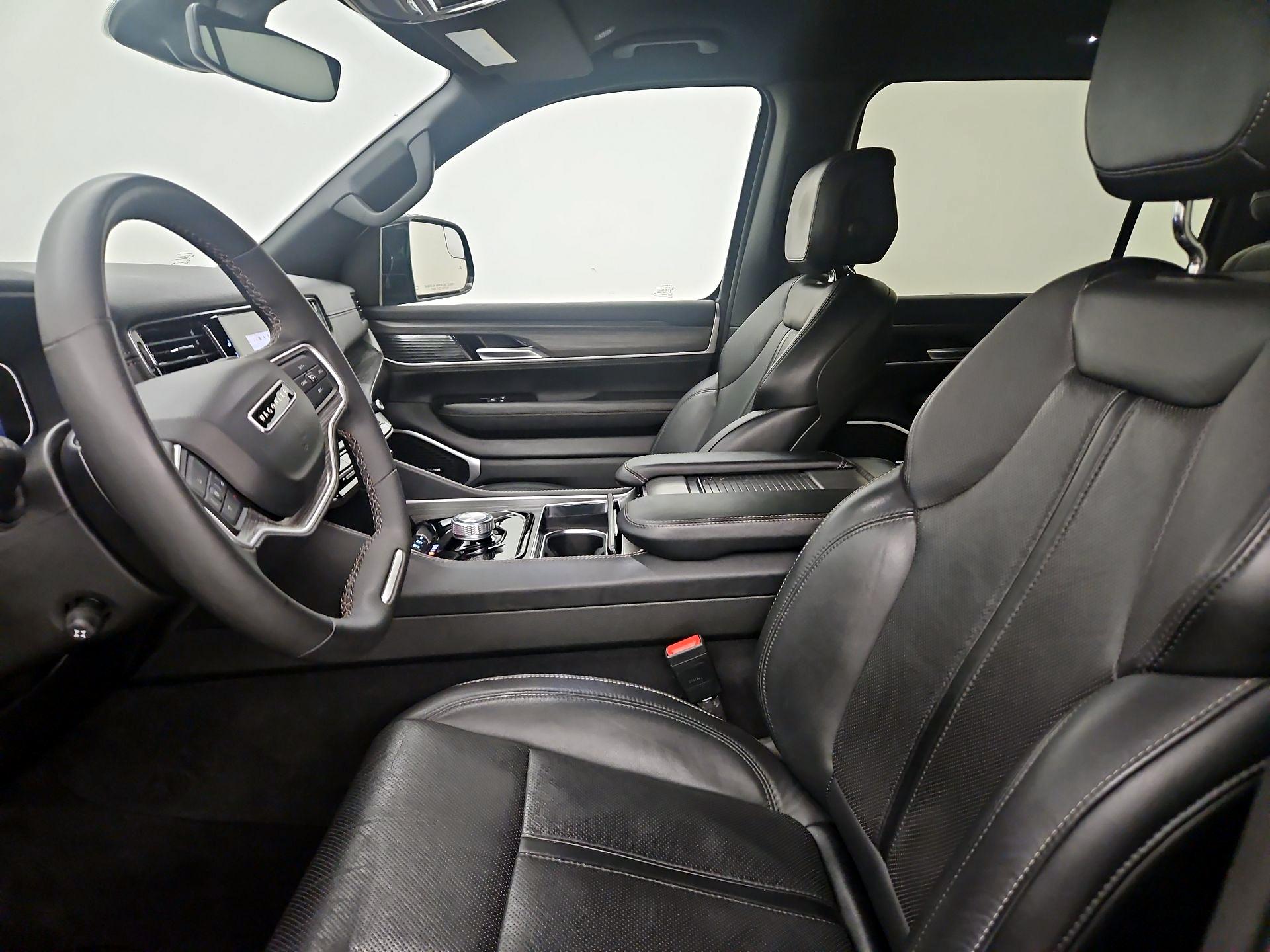 Thumbnail: 2024 Jeep Wagoneer - 11