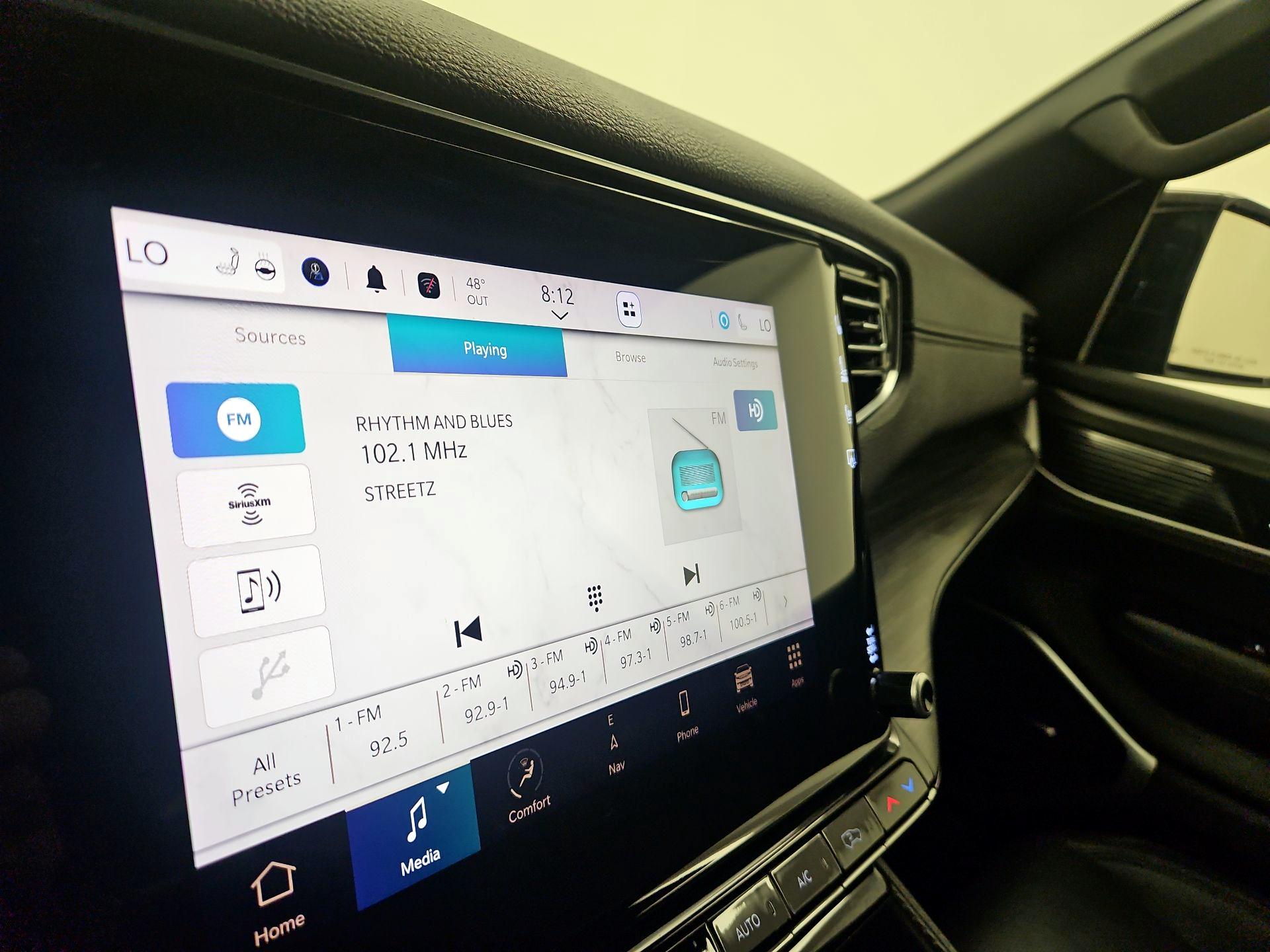 Thumbnail: 2024 Jeep Wagoneer - 16