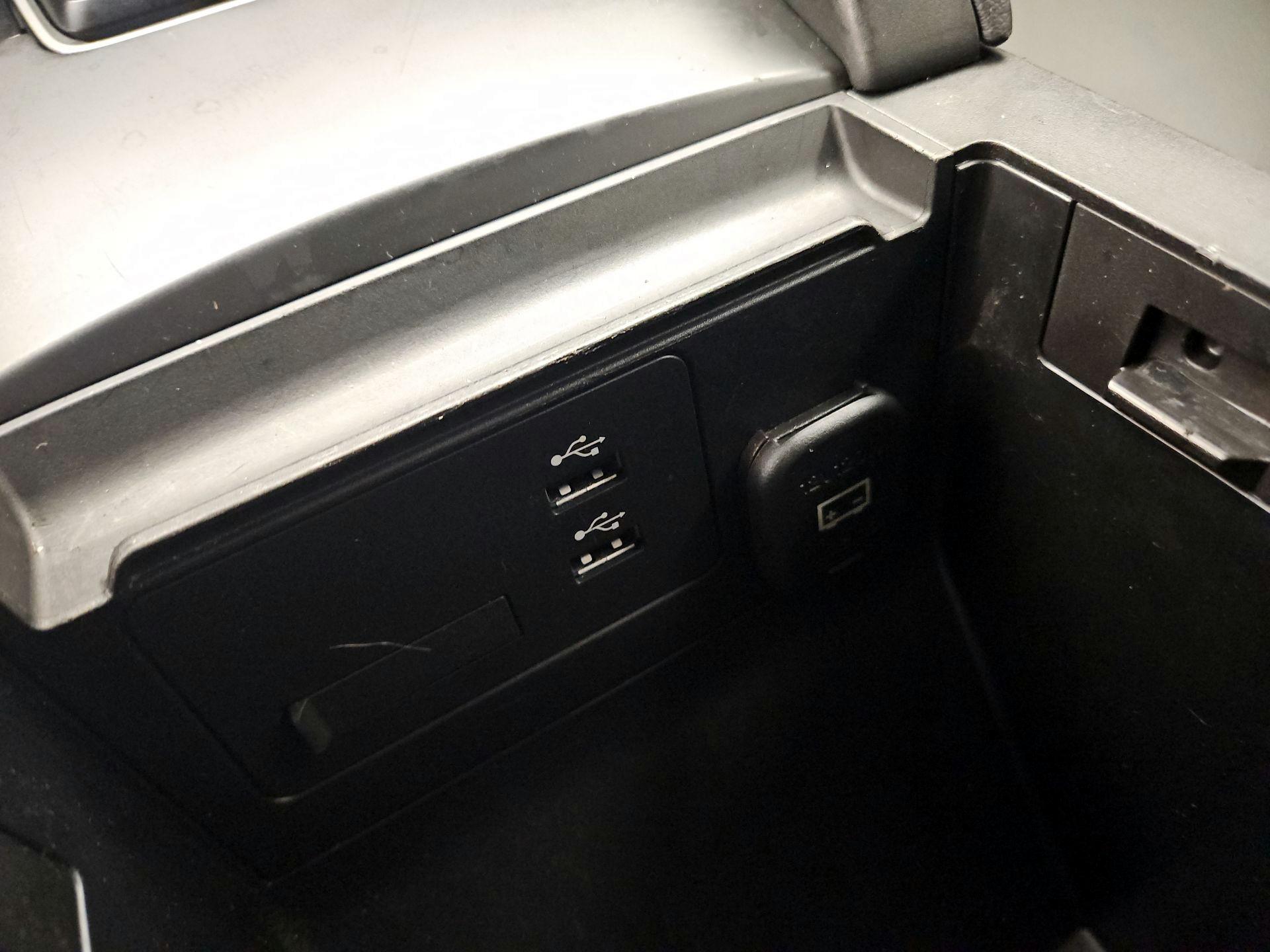 Thumbnail: 2023 Mazda Mazda3 - 18