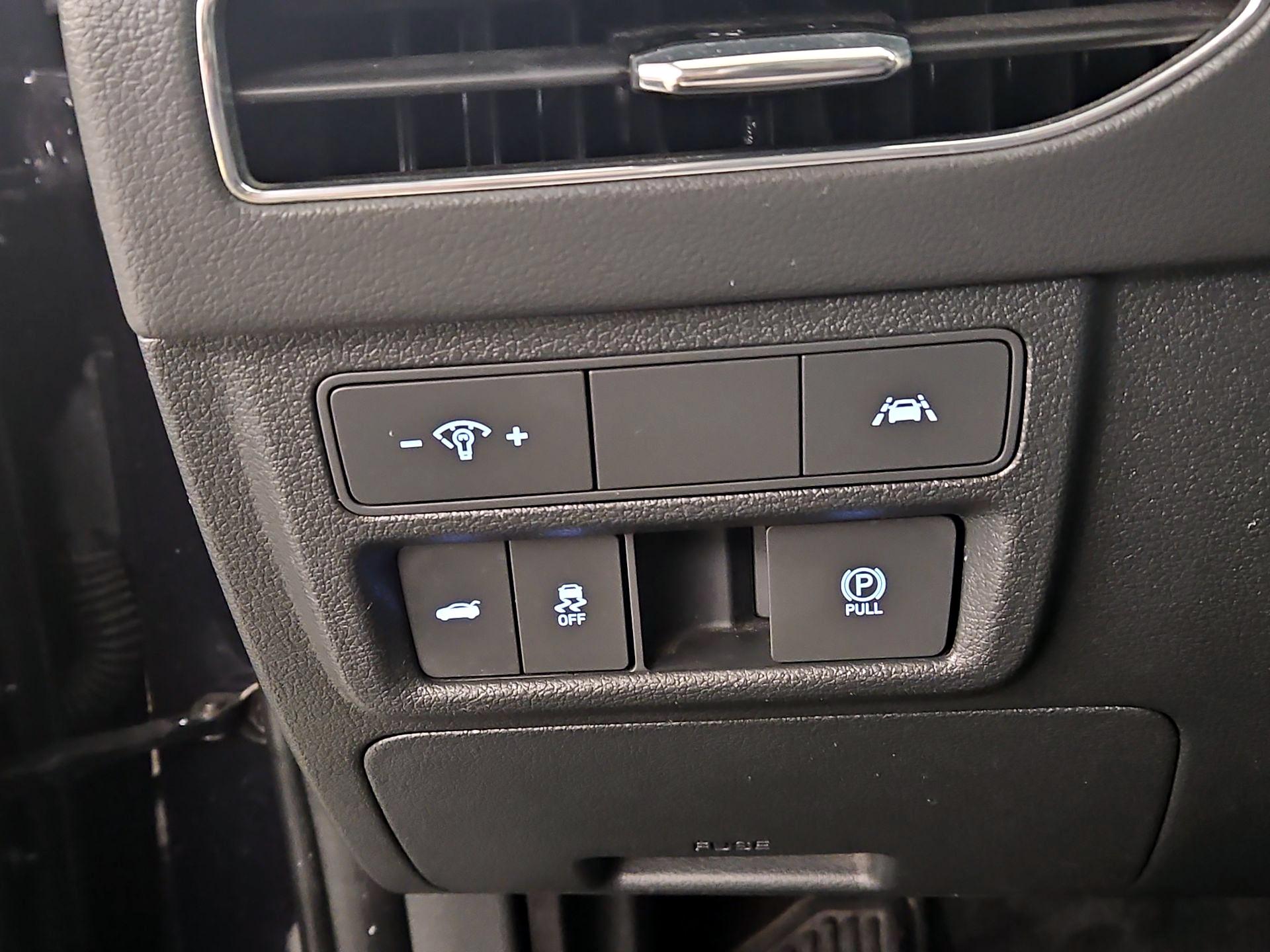 Thumbnail: 2023 Hyundai Sonata - 13