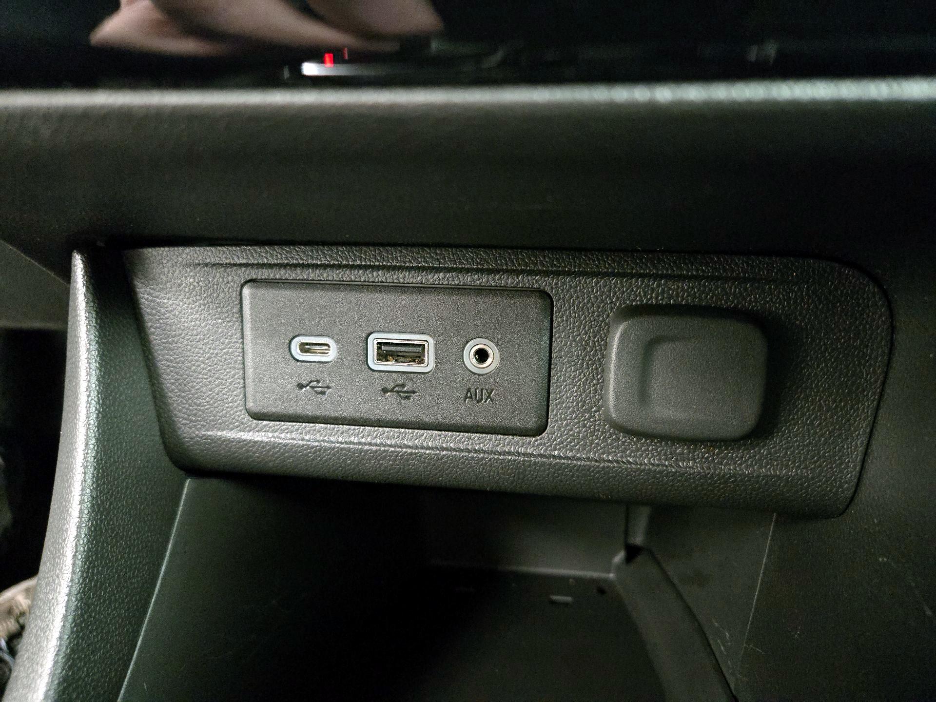 Thumbnail: 2021 Buick Encore GX - 18