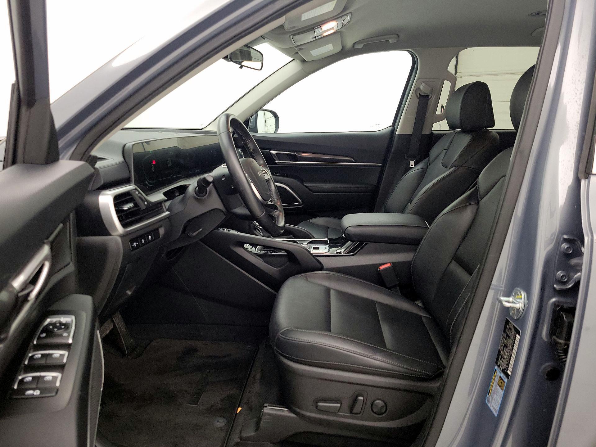 Thumbnail: 2023 Kia Telluride - 11