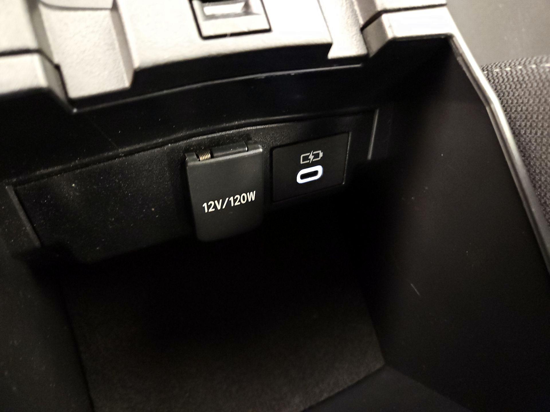 Thumbnail: 2023 Toyota Corolla - 18