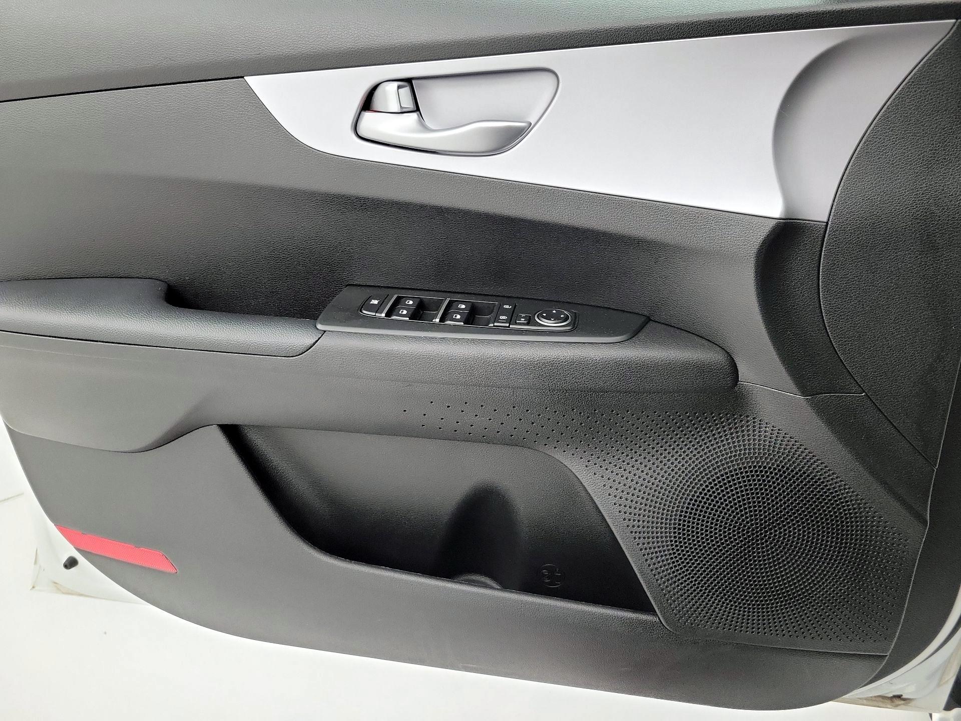 Thumbnail: 2023 Kia Forte - 12