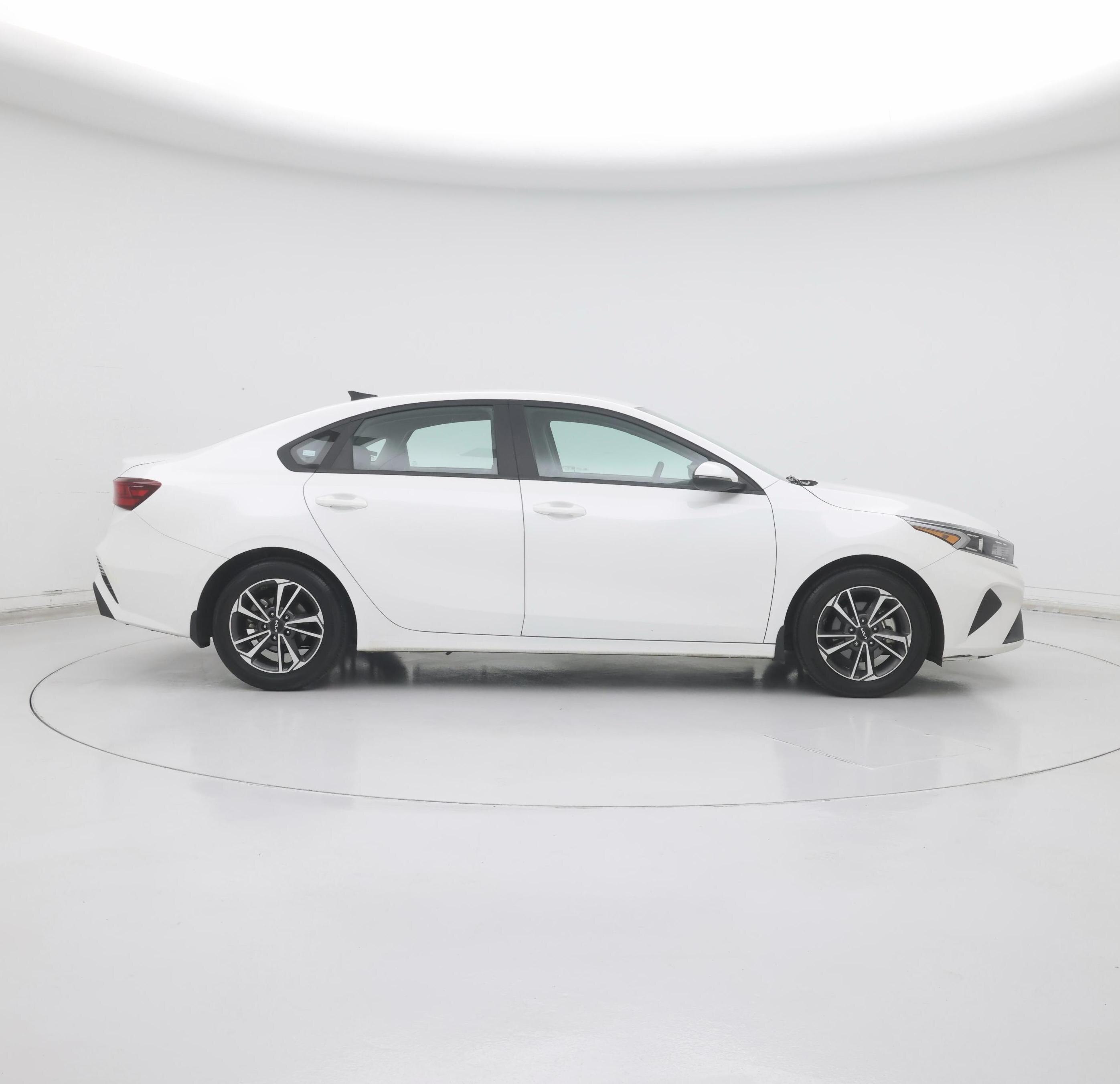 Thumbnail: 2023 Kia Forte - 7