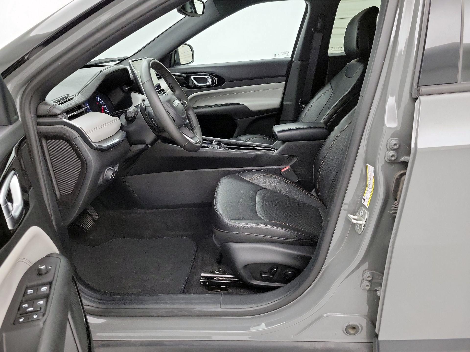 Thumbnail: 2023 Jeep Compass - 11