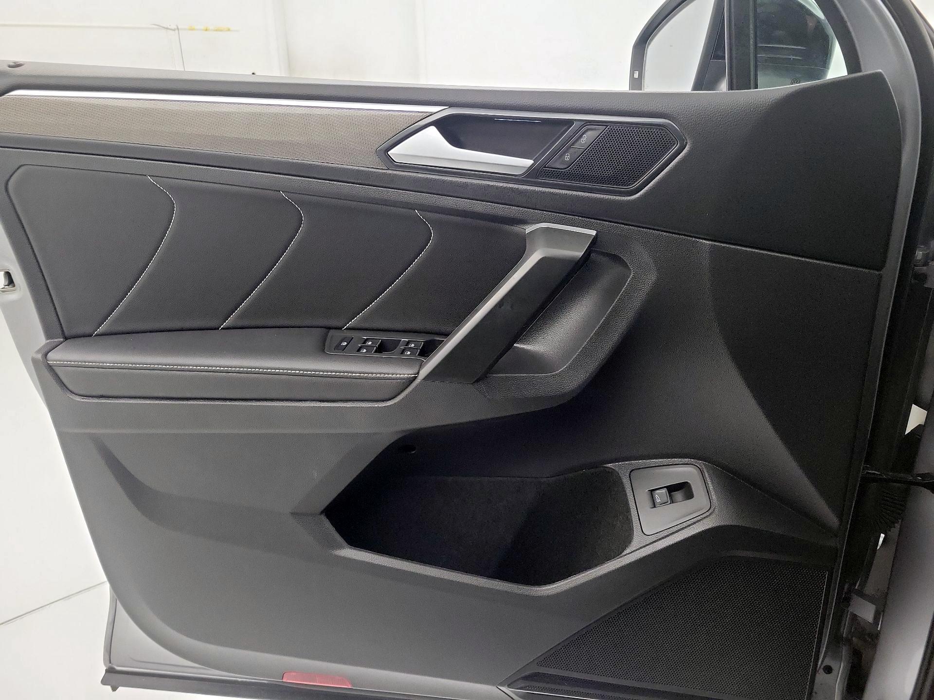 Thumbnail: 2024 Volkswagen Tiguan - 12