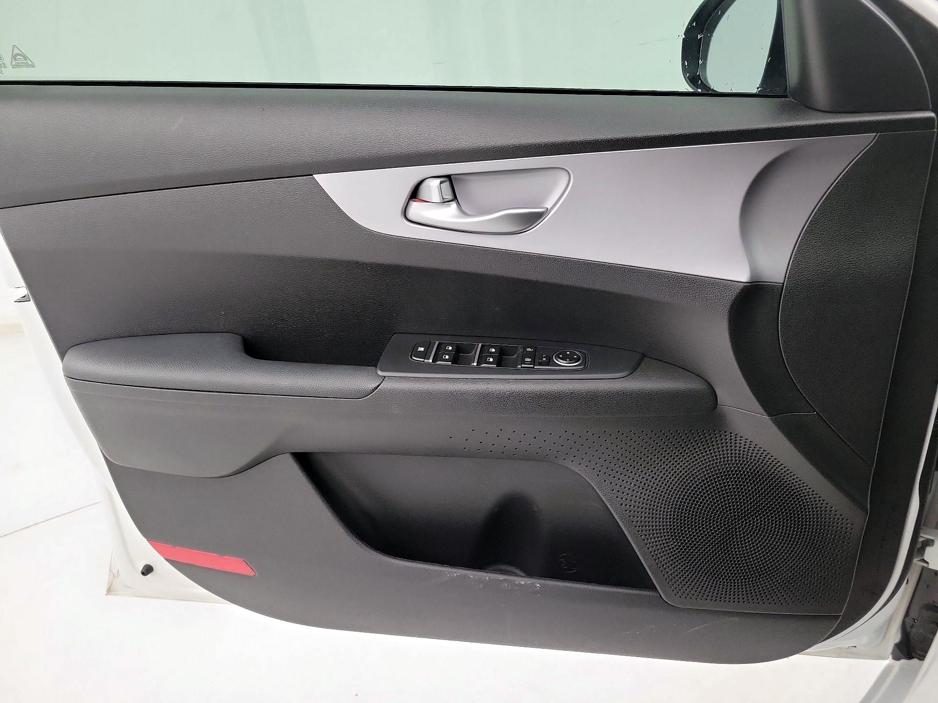 Thumbnail: 2023 Kia Forte - 12