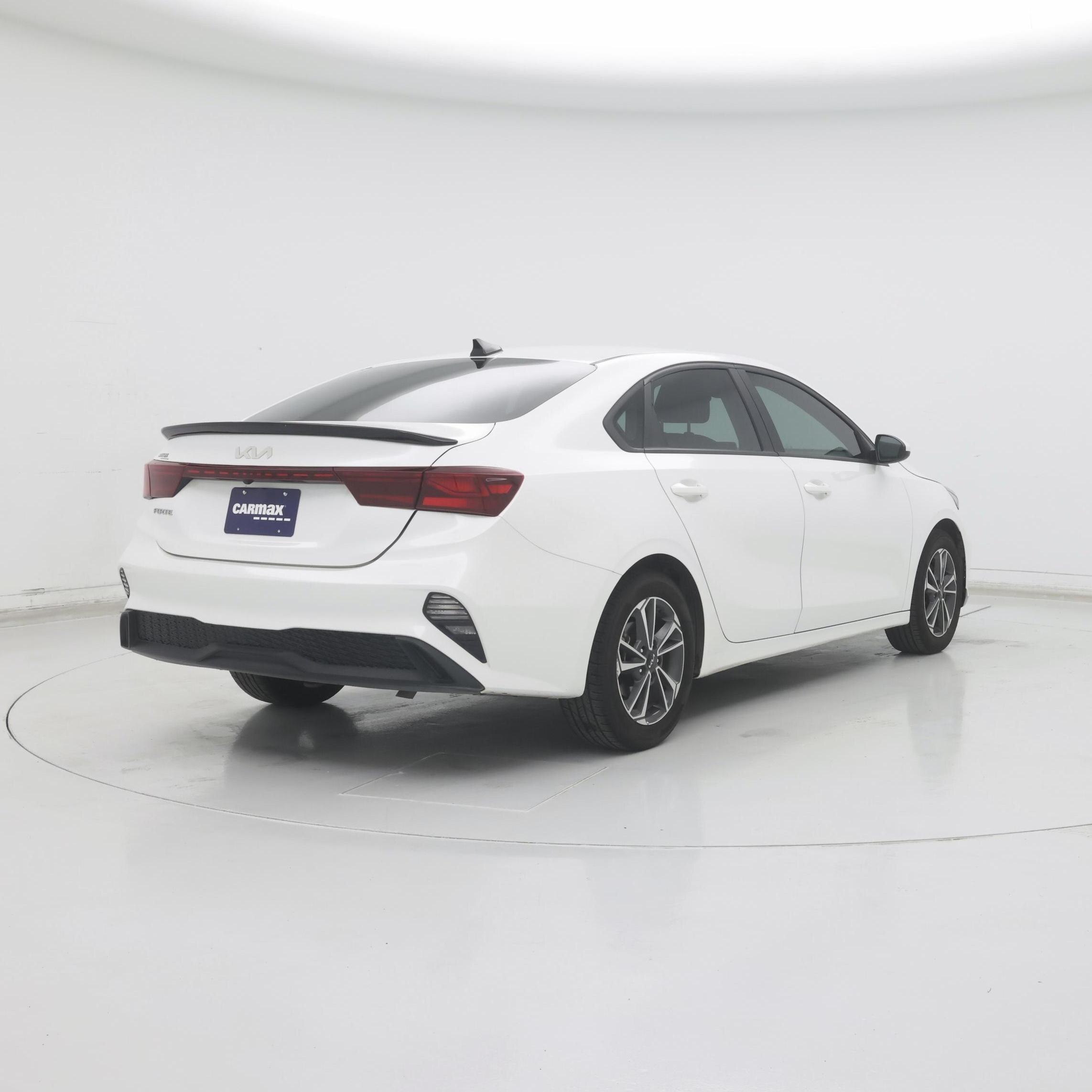 Thumbnail: 2023 Kia Forte - 8