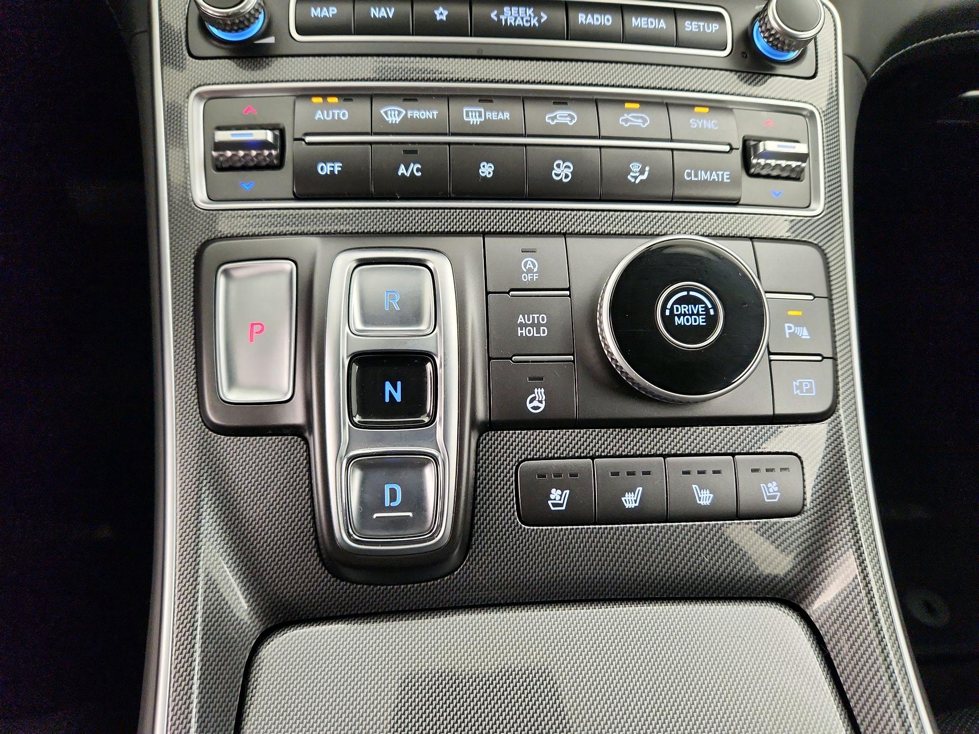 Thumbnail: 2022 Hyundai Santa Fe - 18