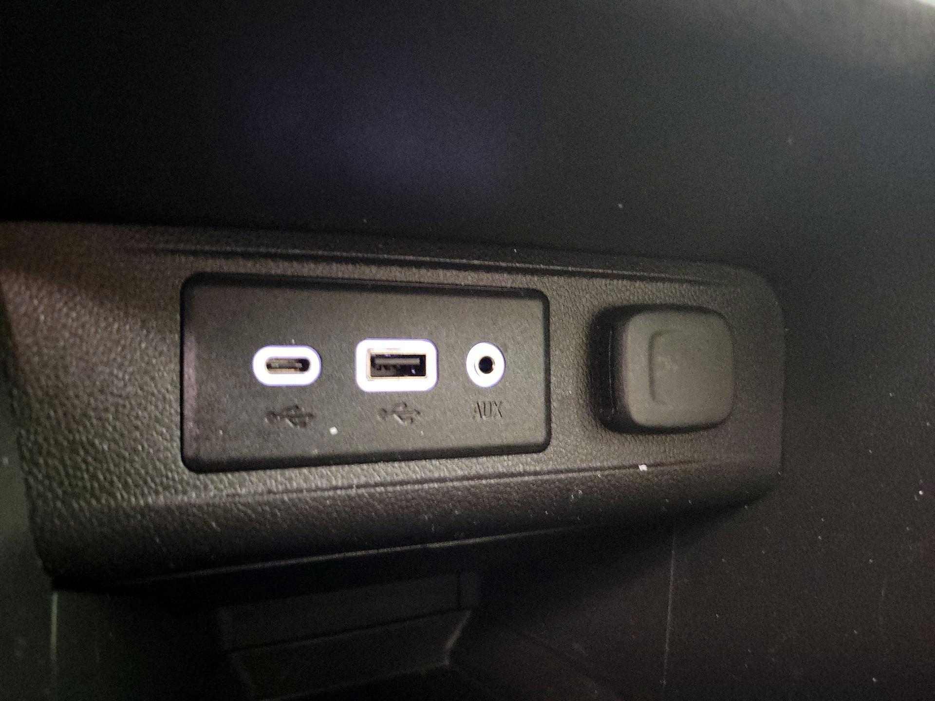 Thumbnail: 2021 Buick Encore GX - 18