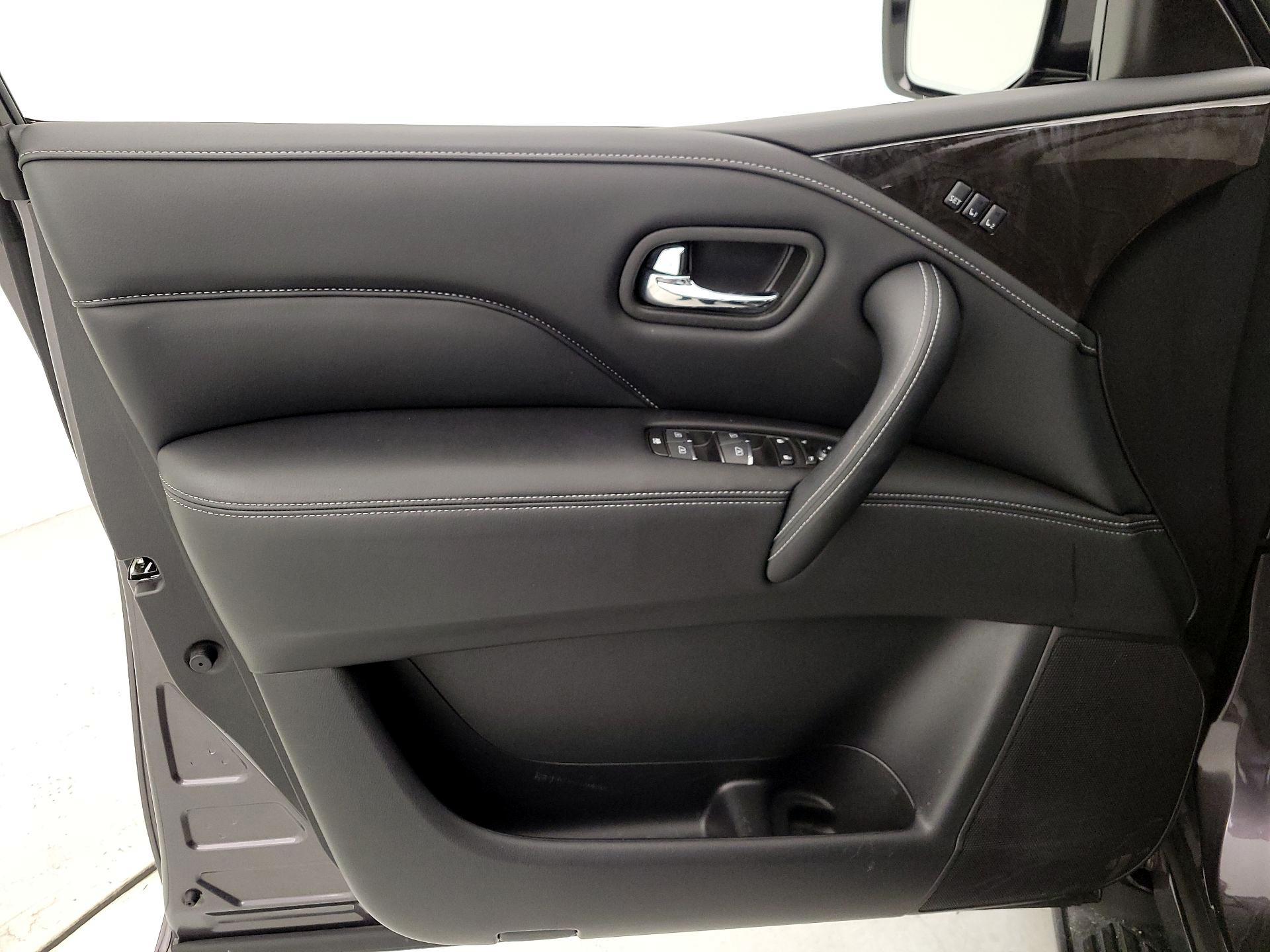 Thumbnail: 2024 INFINITI QX80 - 12