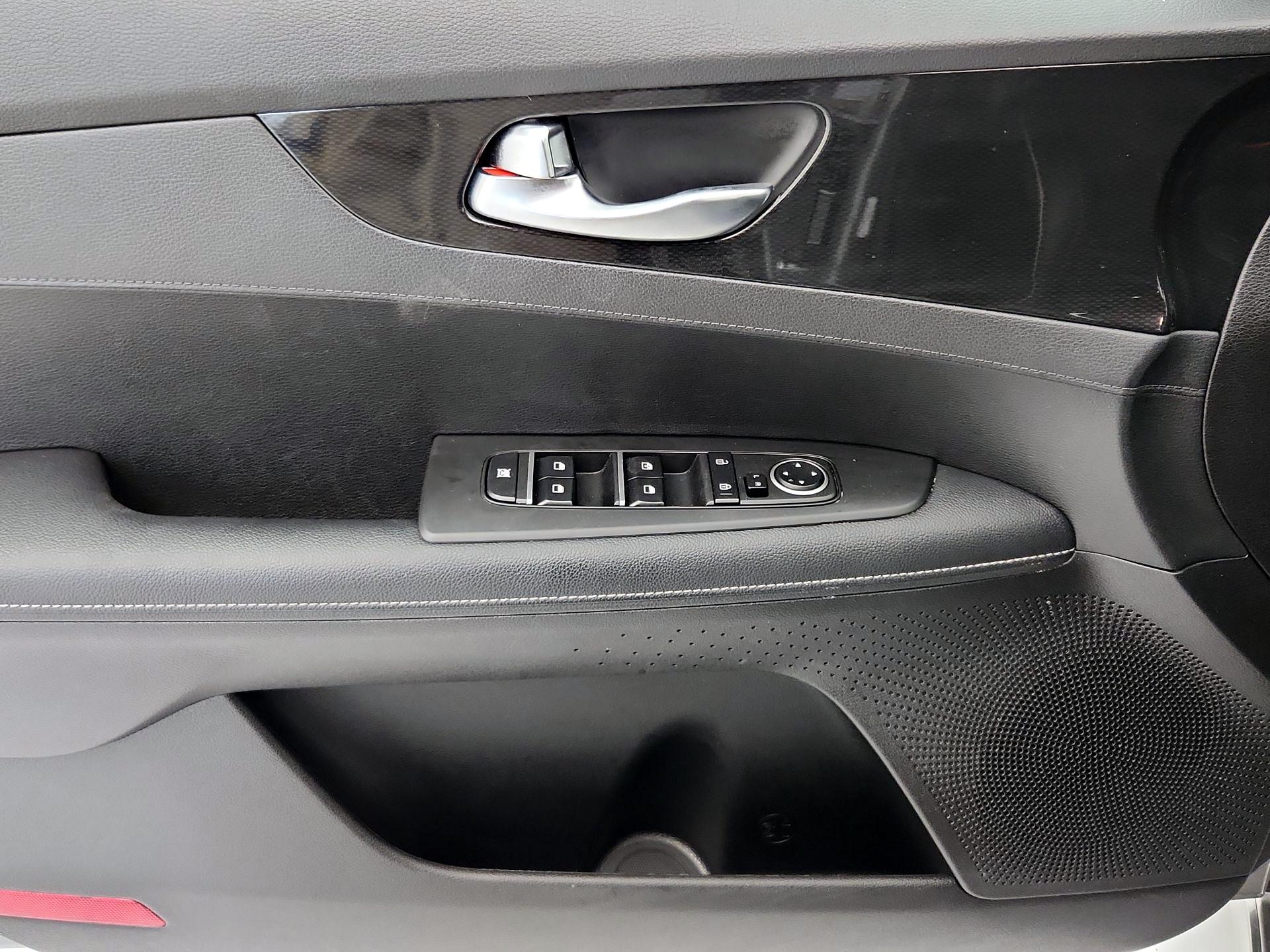 Thumbnail: 2023 Kia Forte - 12