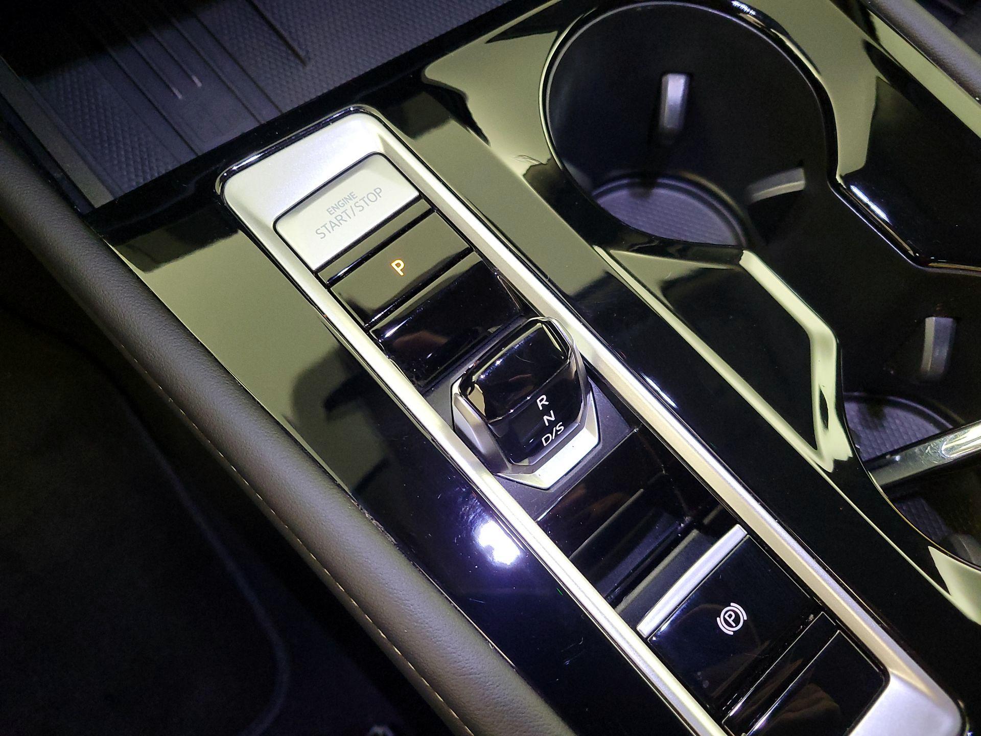 Thumbnail: 2025 Volkswagen Atlas - 17