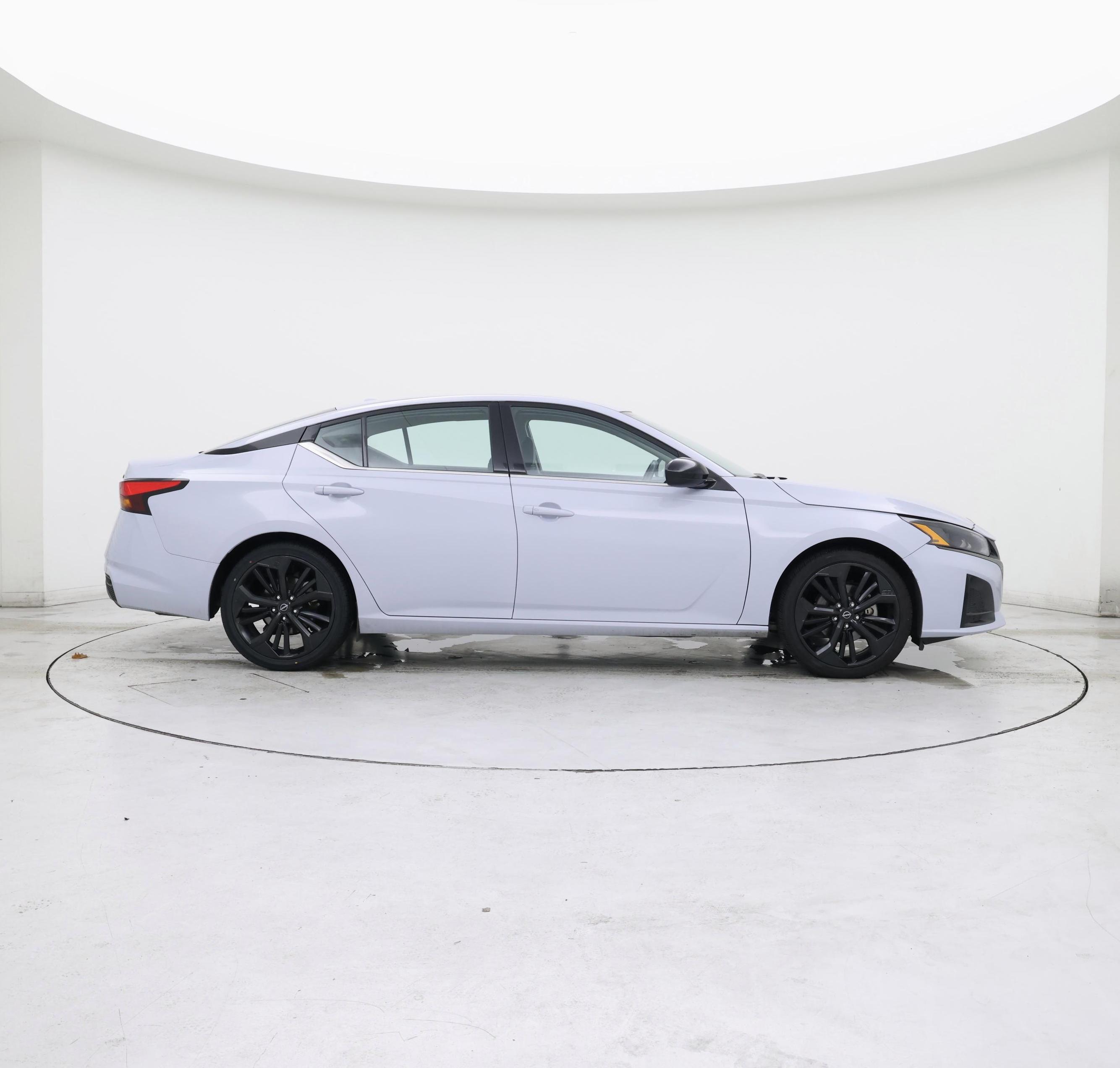 Thumbnail: 2023 Nissan Altima - 7