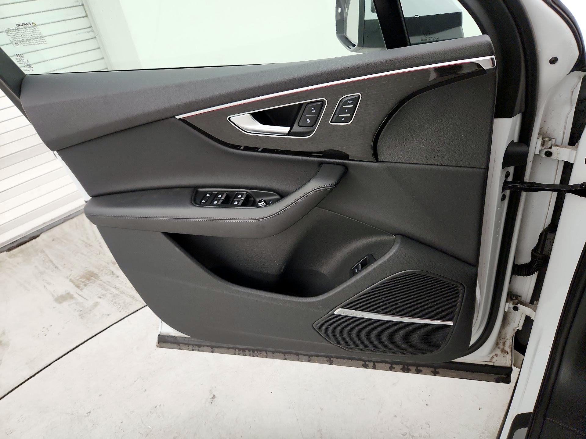 Thumbnail: 2024 Audi Q7 - 12