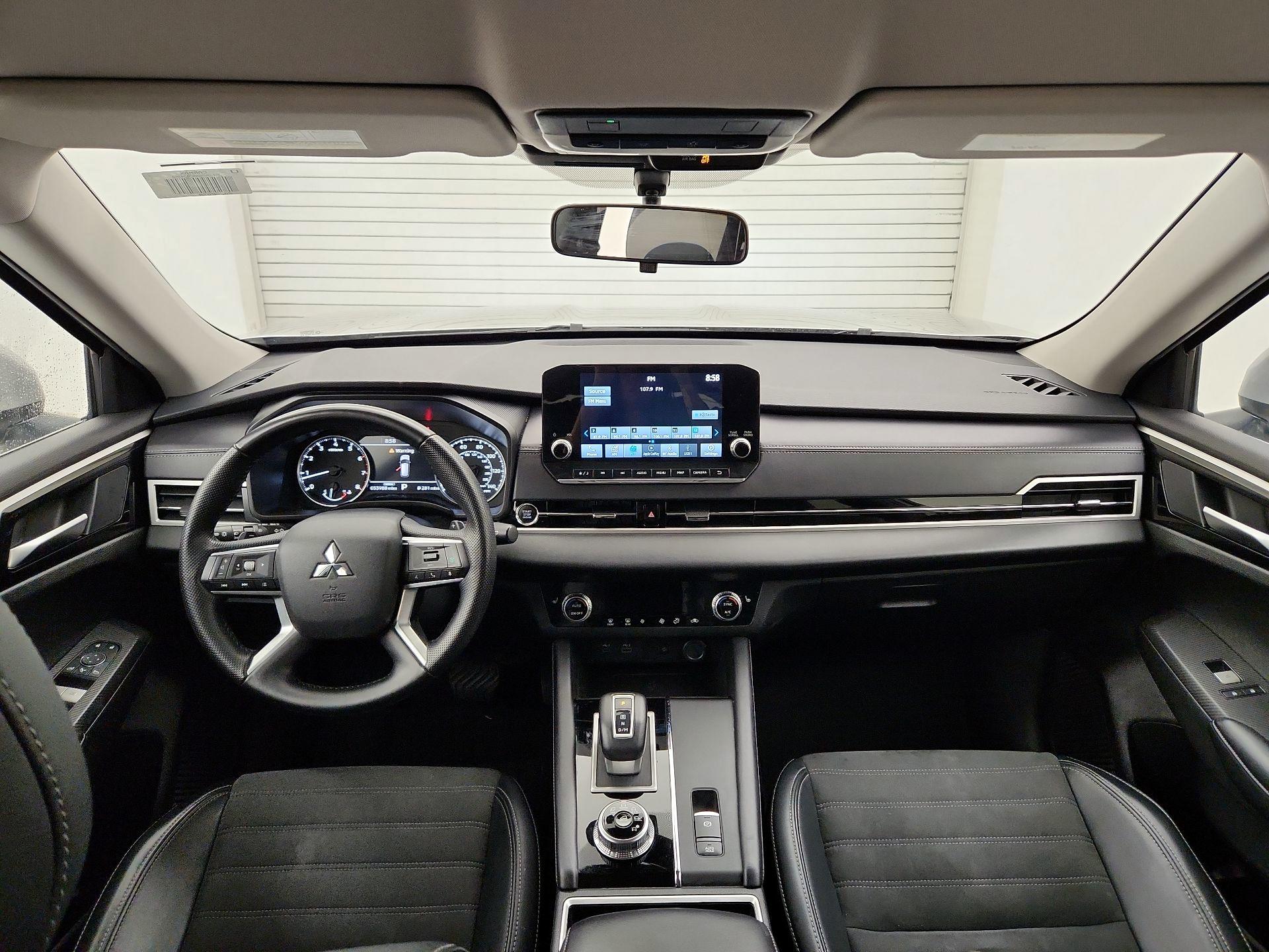 Thumbnail: 2024 Mitsubishi Outlander - 9