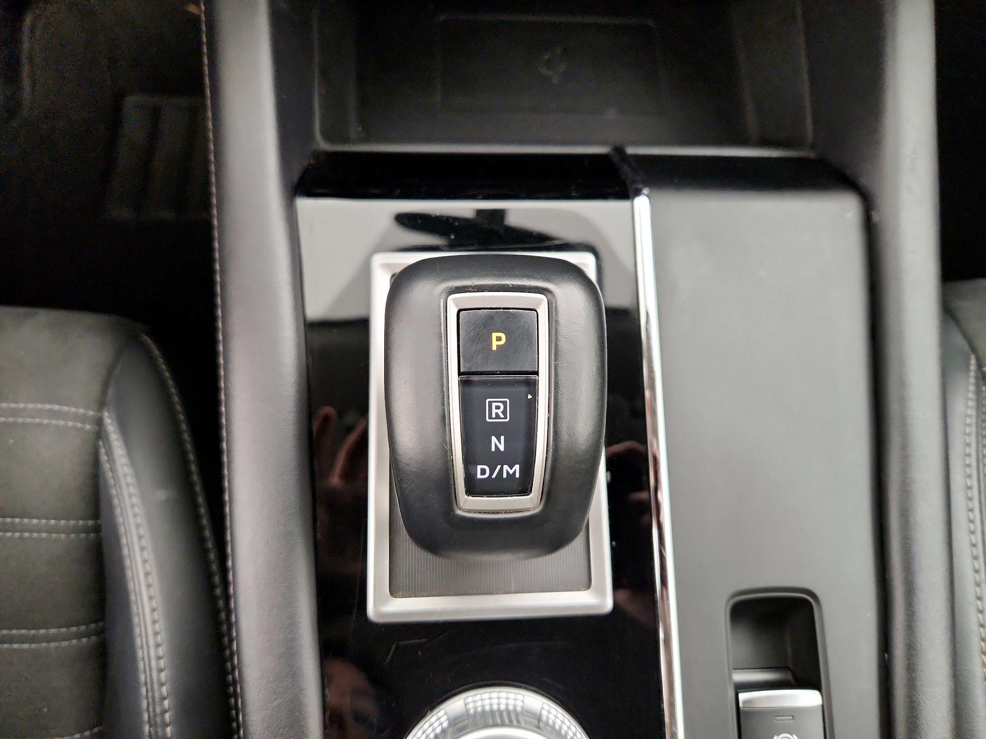 Thumbnail: 2024 Mitsubishi Outlander - 17