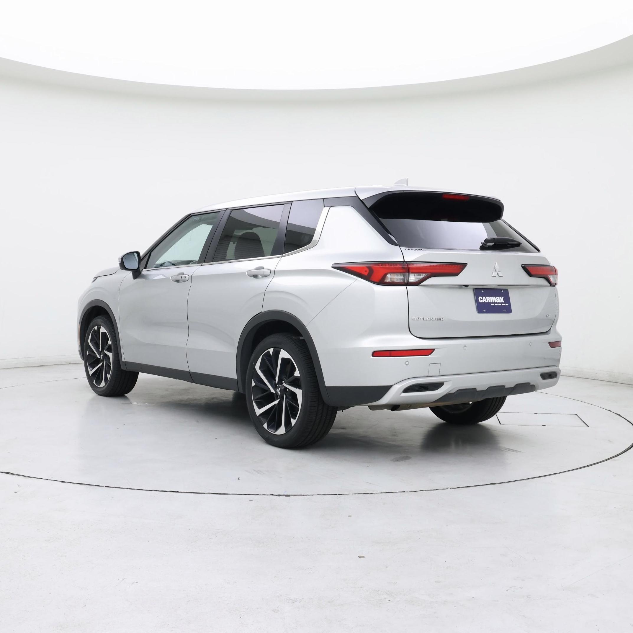 Thumbnail: 2024 Mitsubishi Outlander - 2