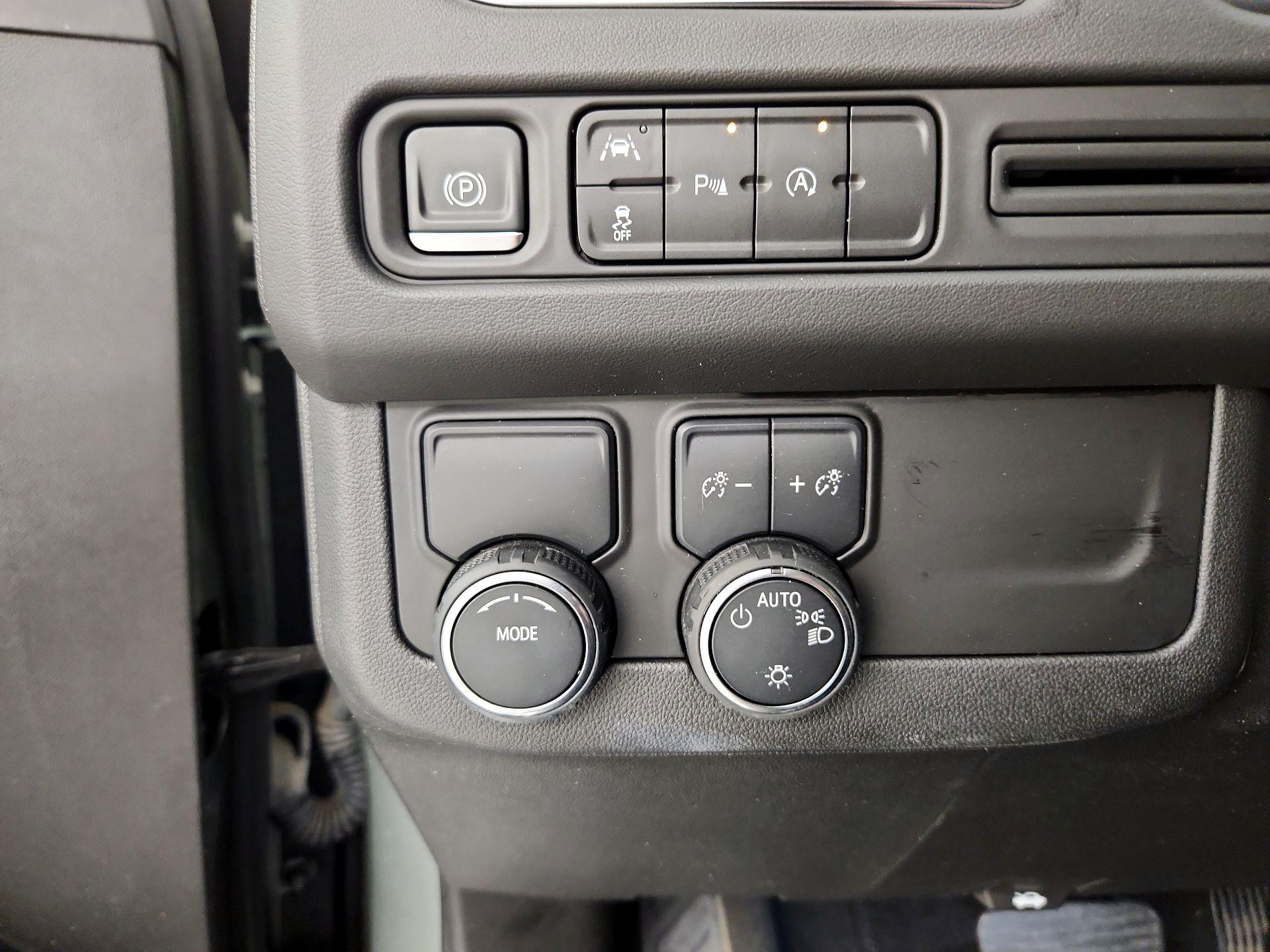 Thumbnail: 2023 Chevrolet Suburban - 13