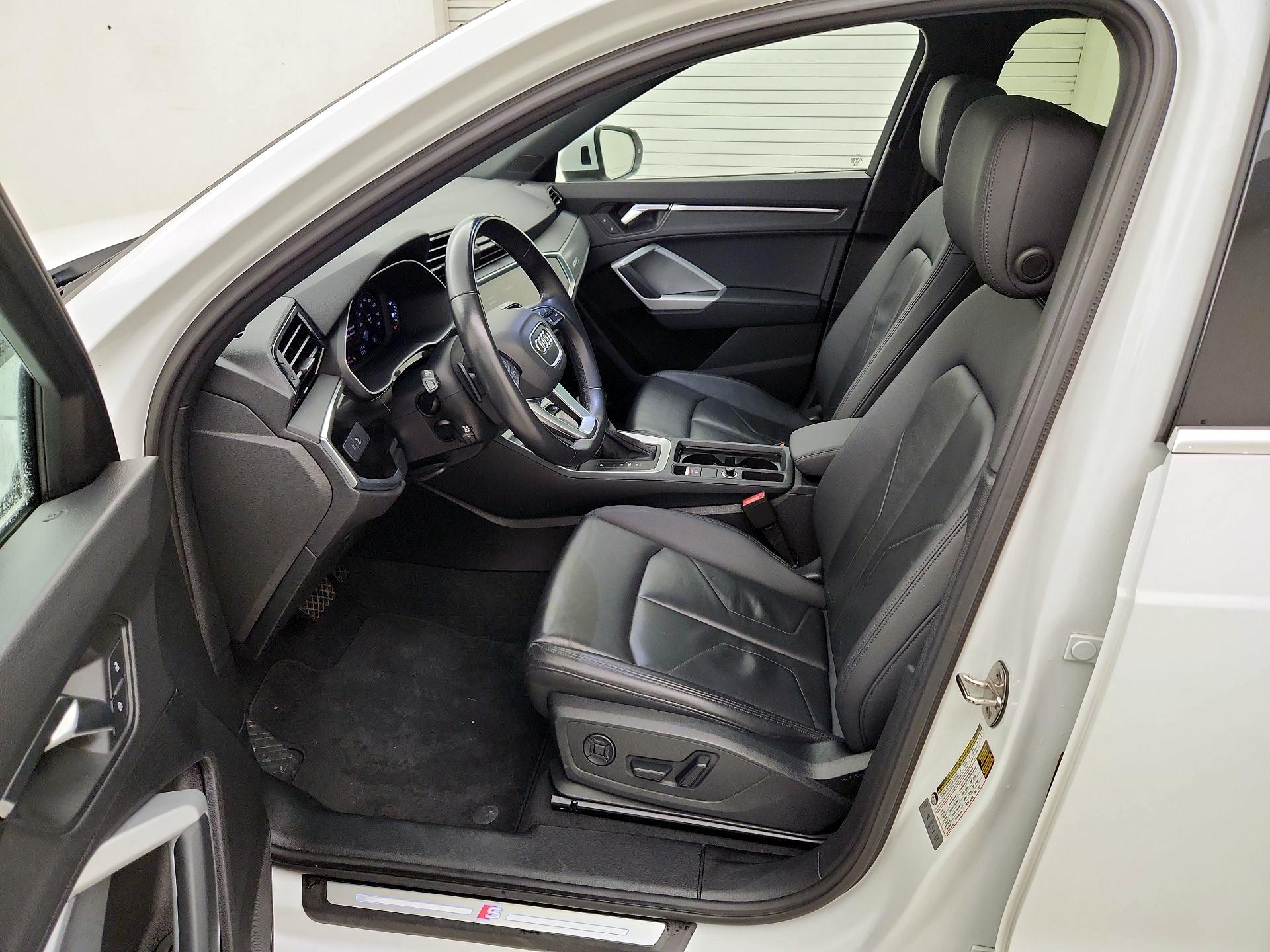 Thumbnail: 2024 Audi Q3 - 11