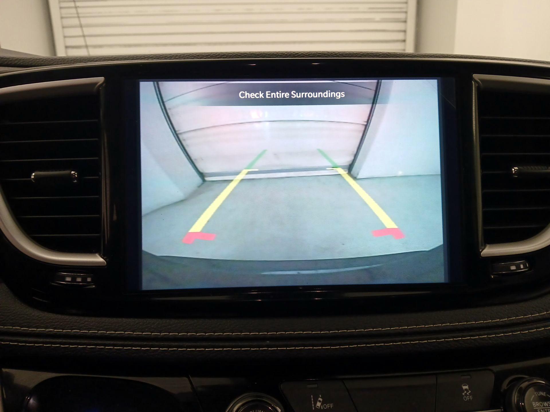 Thumbnail: 2022 Chrysler Pacifica - 14