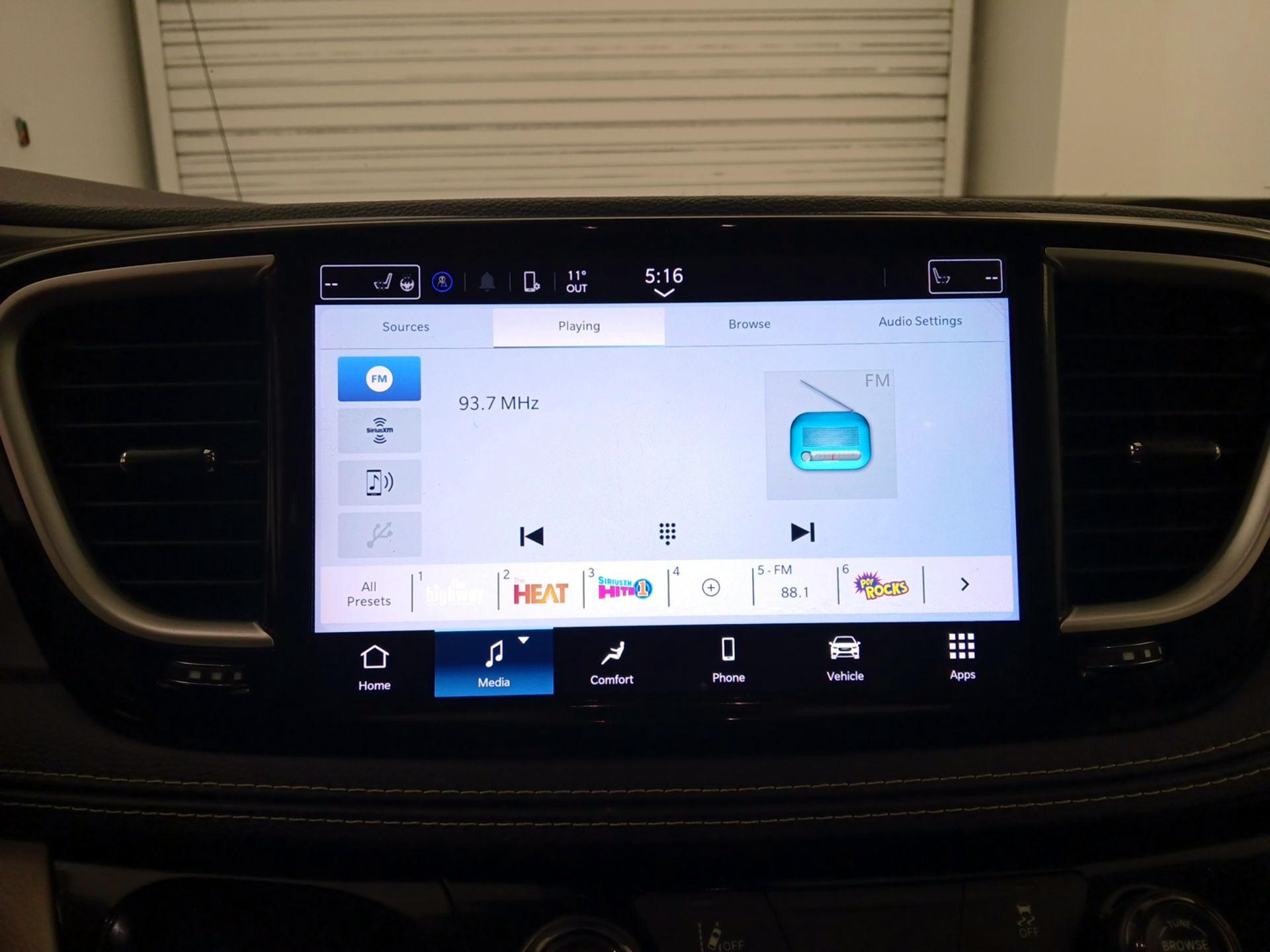 Thumbnail: 2022 Chrysler Pacifica - 15