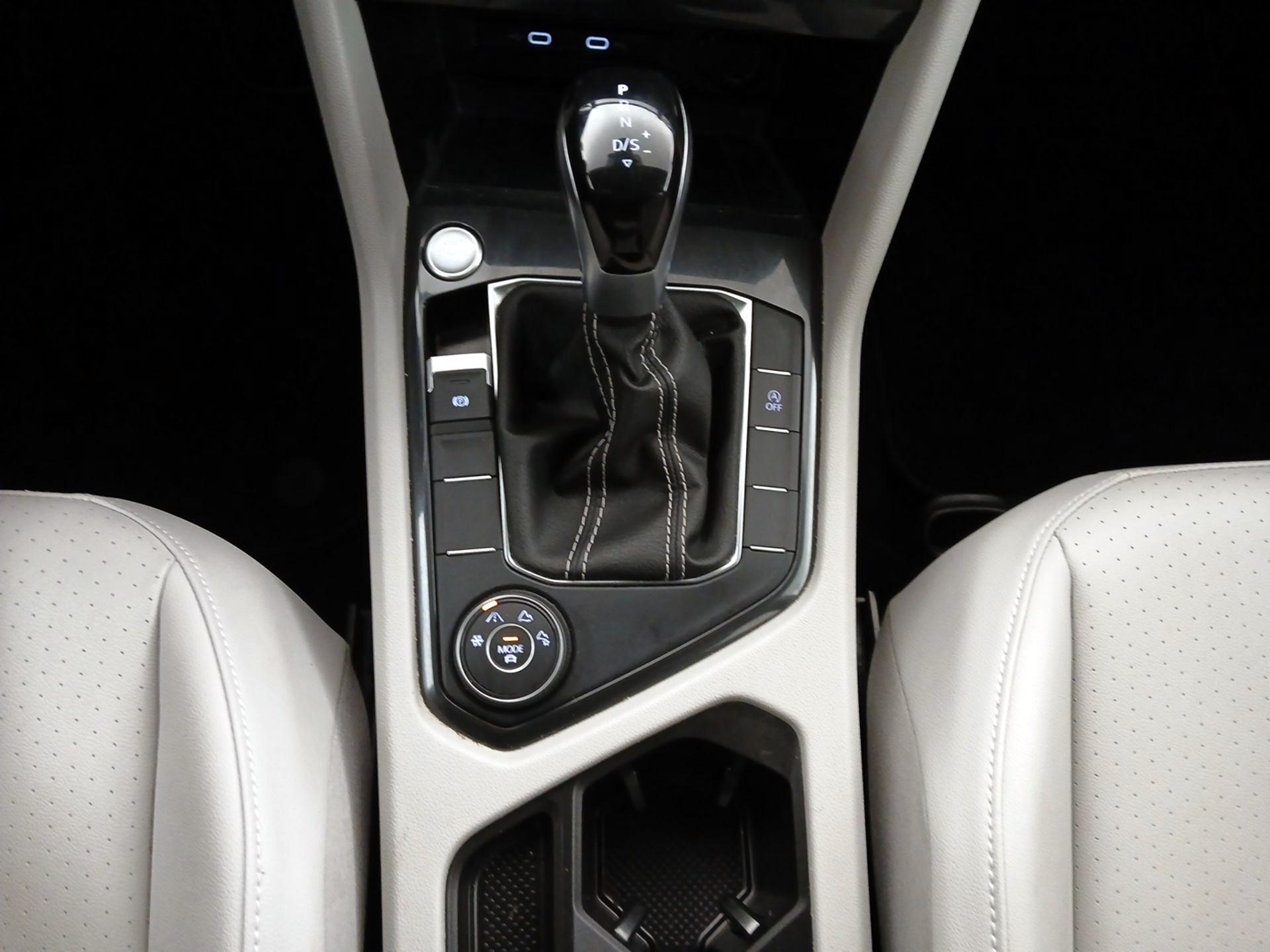 Thumbnail: 2023 Volkswagen Tiguan - 17