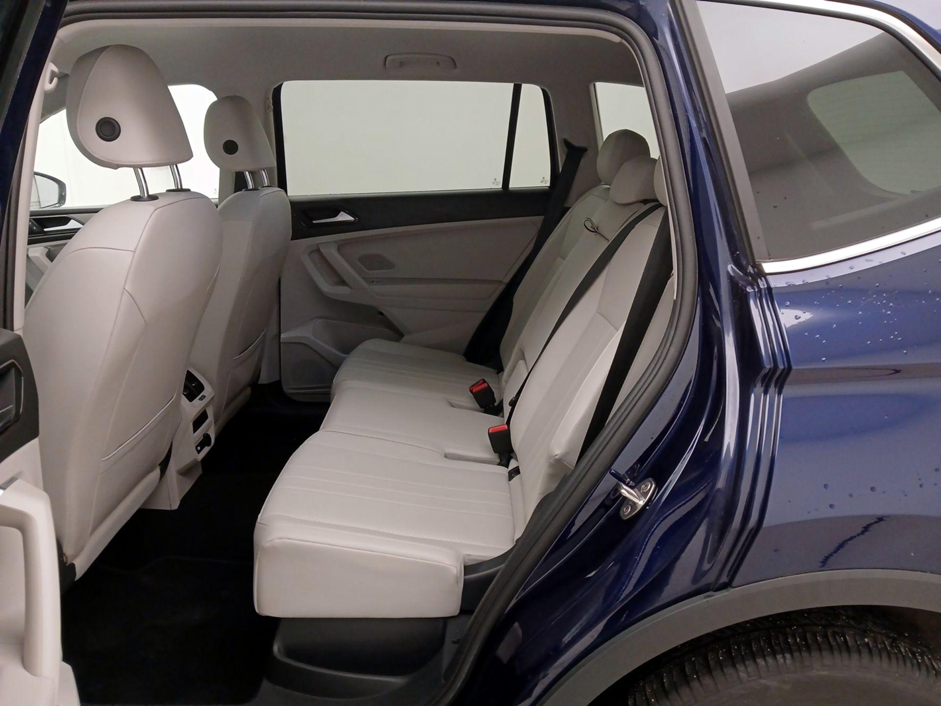 Thumbnail: 2023 Volkswagen Tiguan - 19