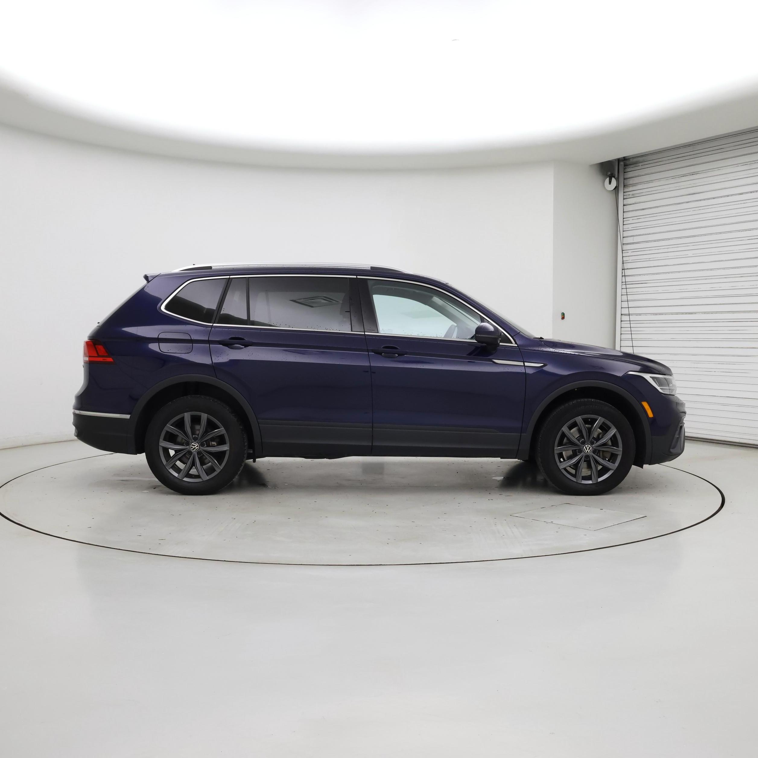 Thumbnail: 2023 Volkswagen Tiguan - 7