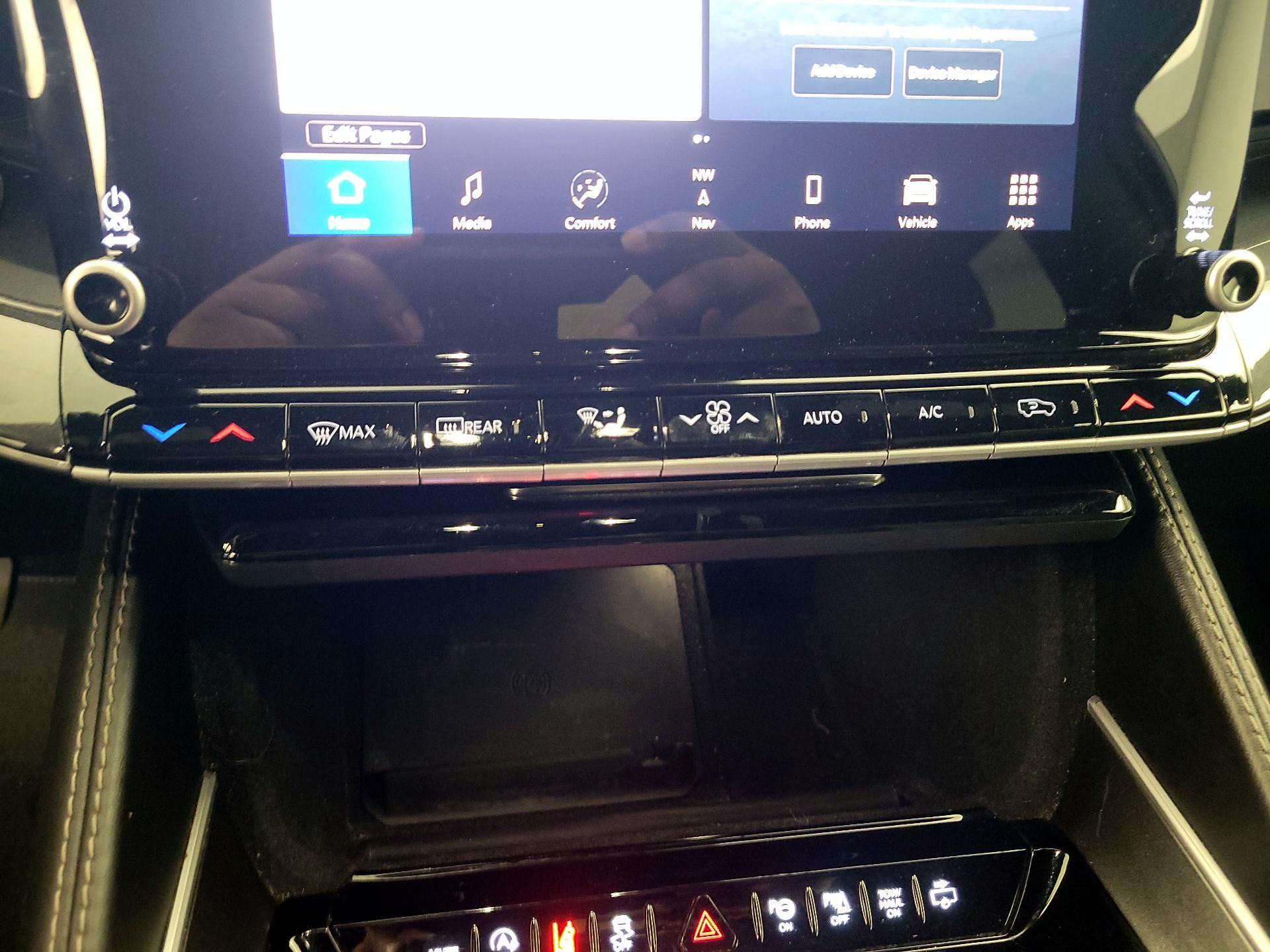 Thumbnail: 2023 Jeep Wagoneer - 16