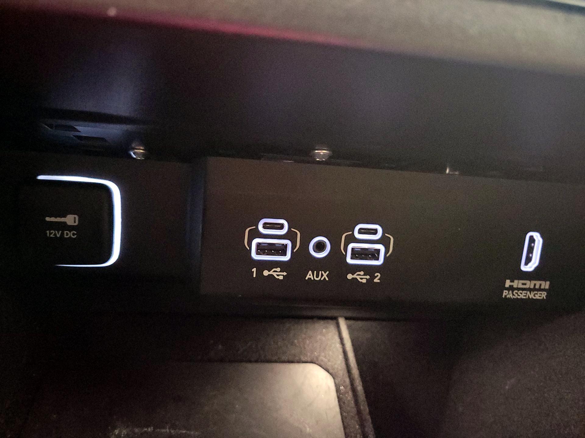 Thumbnail: 2023 Jeep Wagoneer - 18