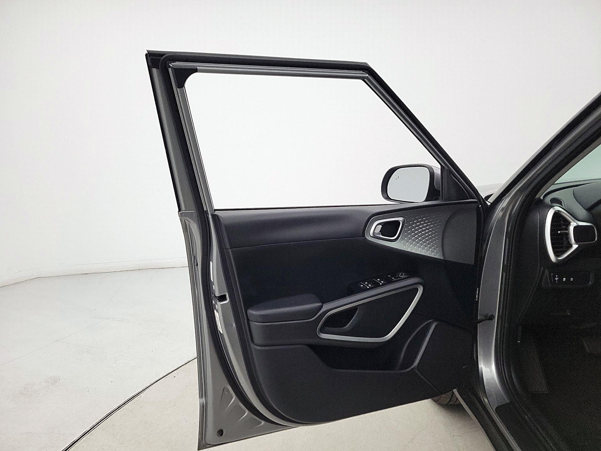 Thumbnail: 2023 Kia Soul - 12