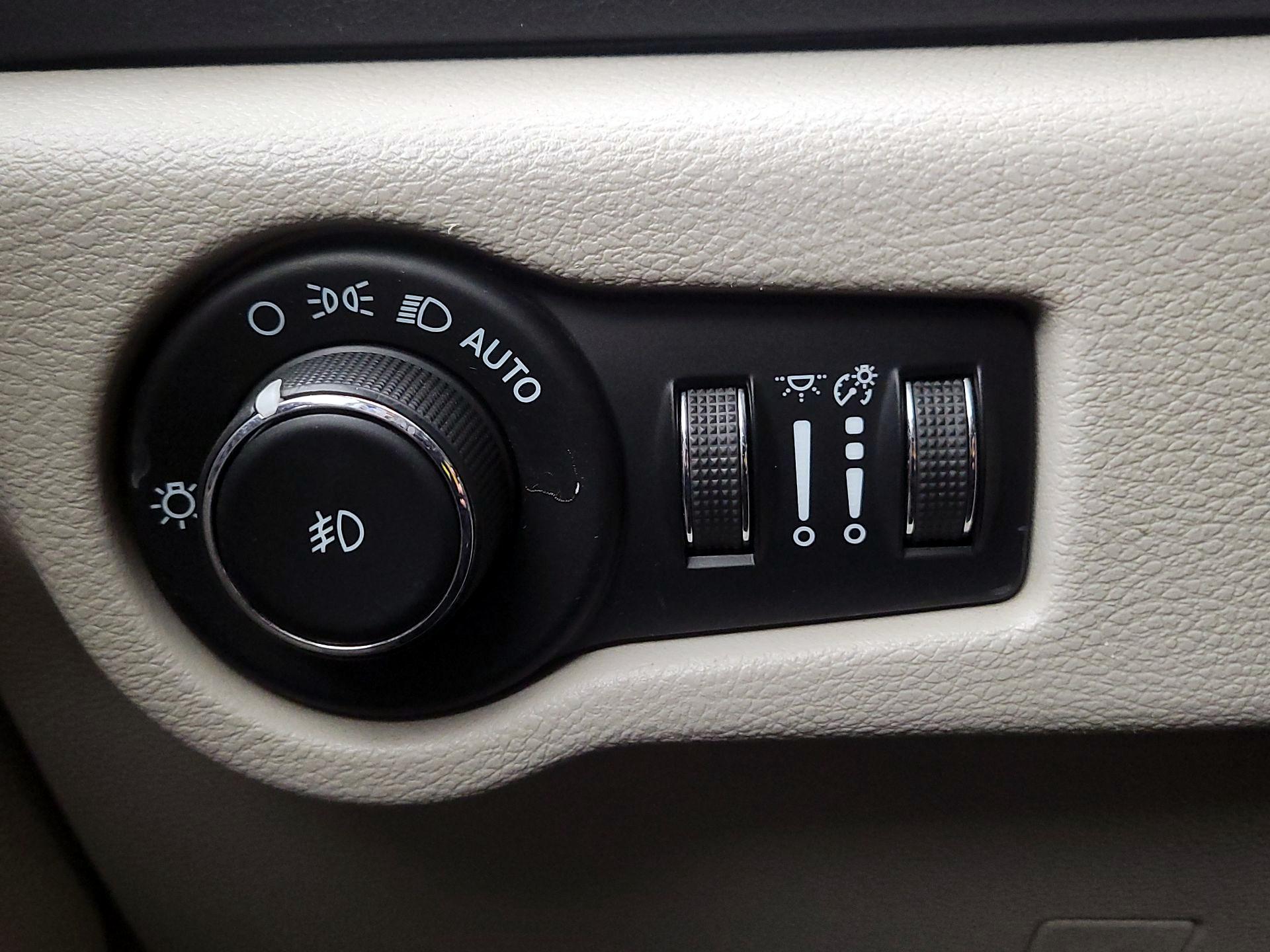 Thumbnail: 2022 Chrysler Pacifica - 13