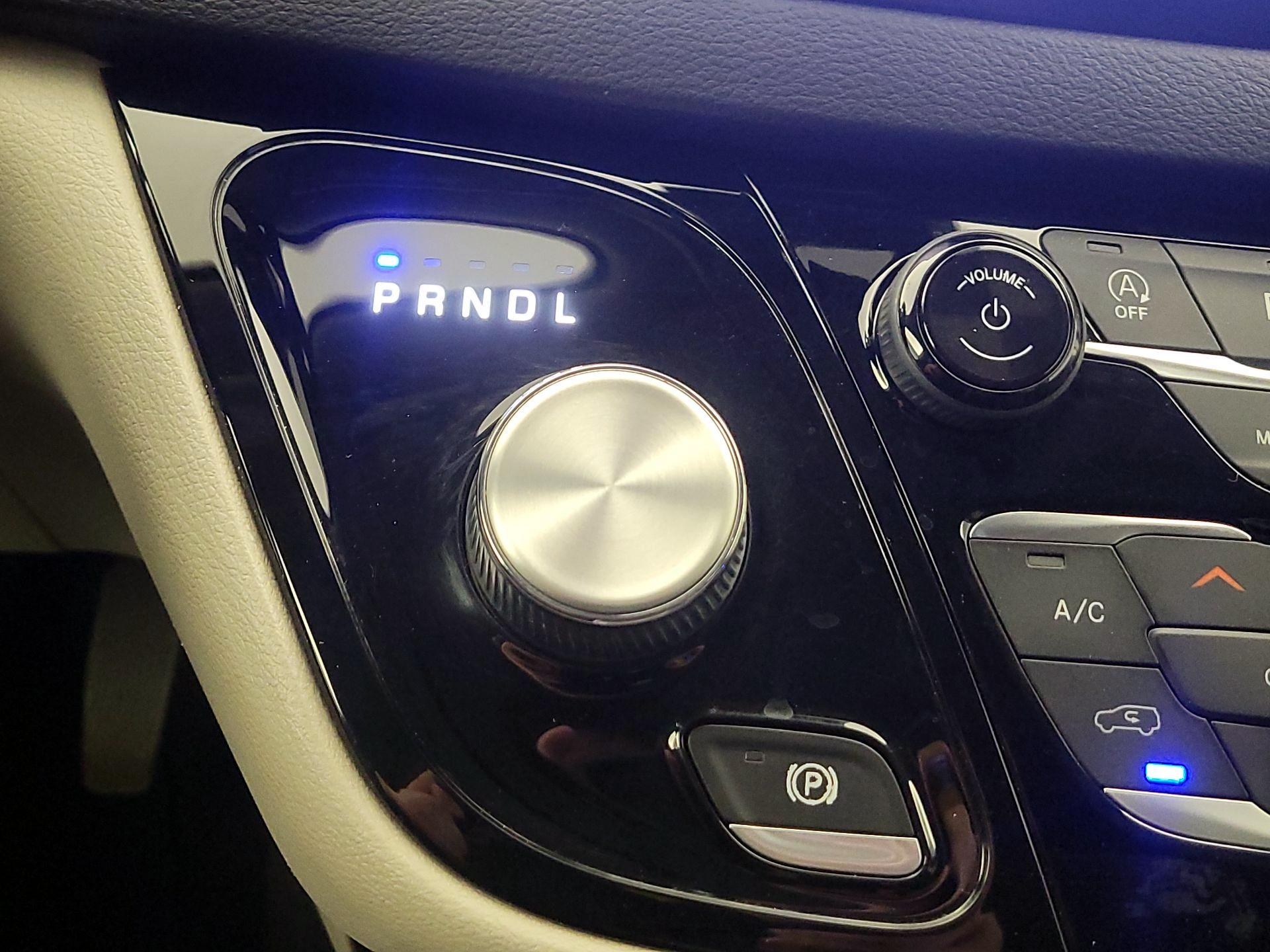 Thumbnail: 2022 Chrysler Pacifica - 17