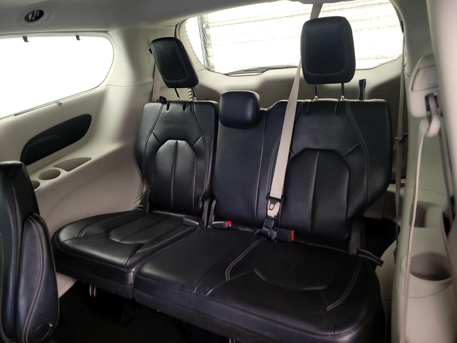 Thumbnail: 2022 Chrysler Pacifica - 20