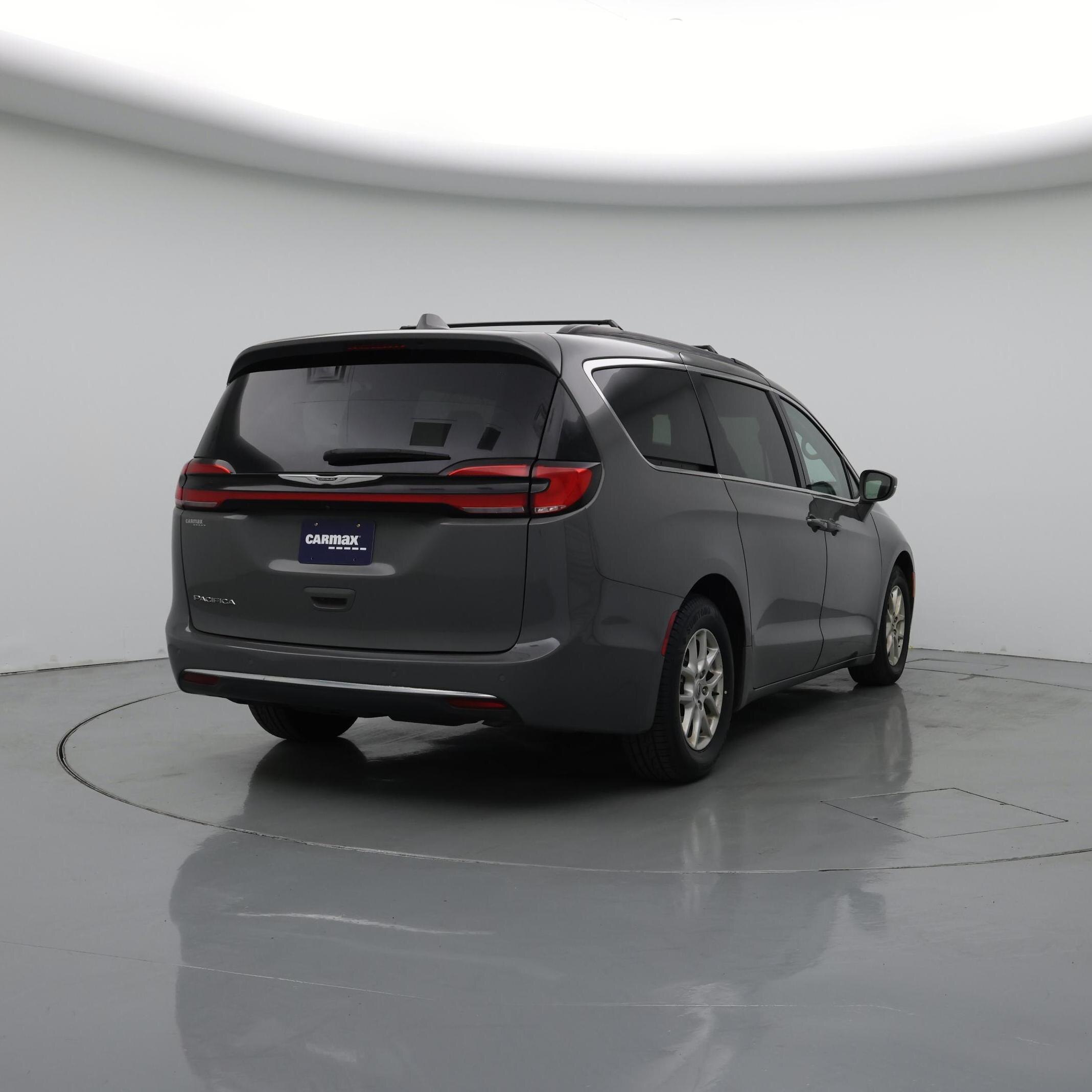 Thumbnail: 2022 Chrysler Pacifica - 8