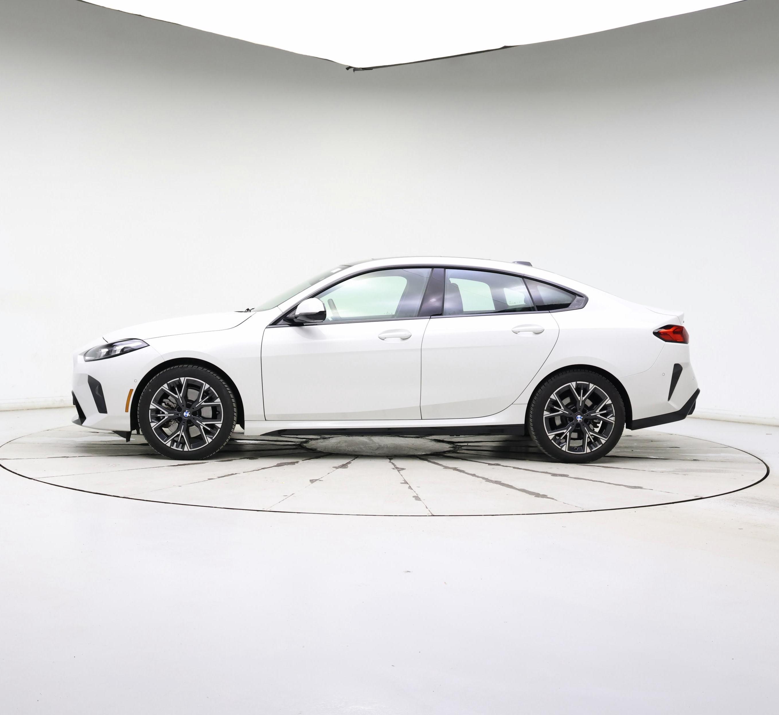 Thumbnail: 2025 BMW 2 Series - 3