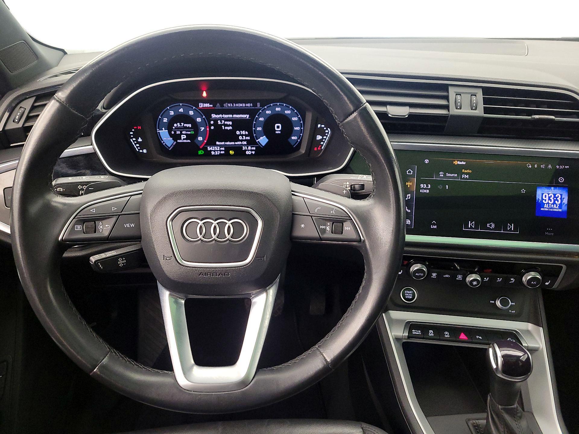 Thumbnail: 2023 Audi Q3 - 10