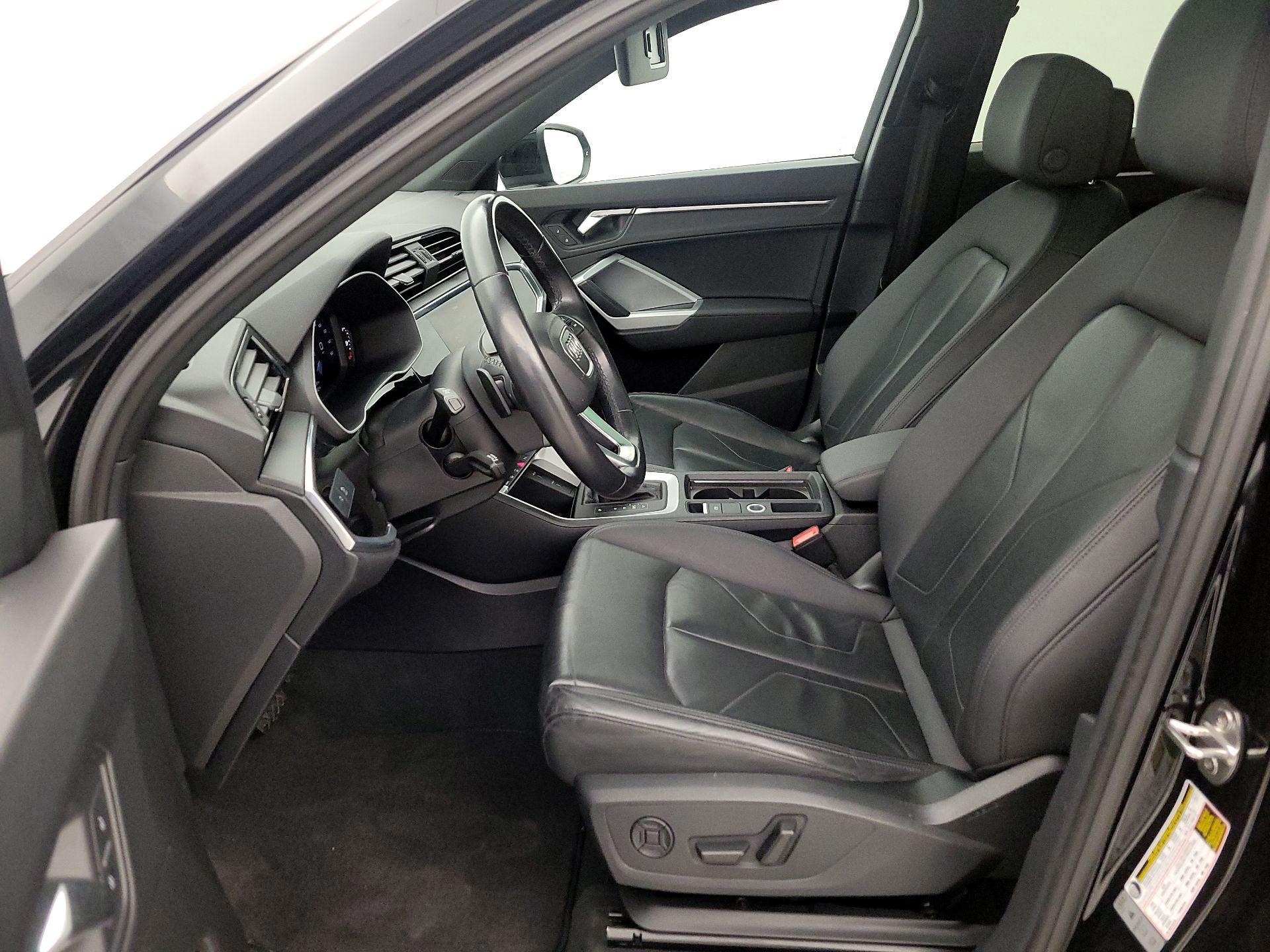 Thumbnail: 2023 Audi Q3 - 11