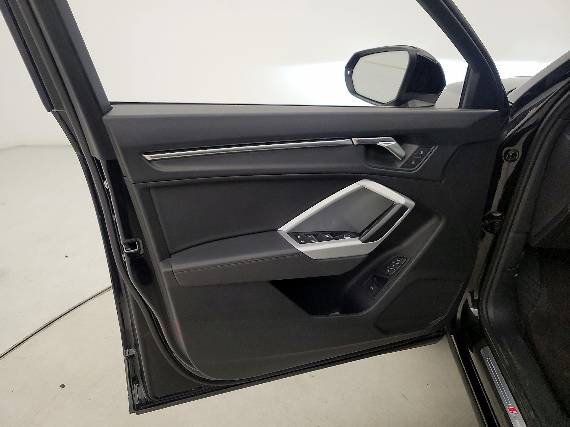 Thumbnail: 2023 Audi Q3 - 12