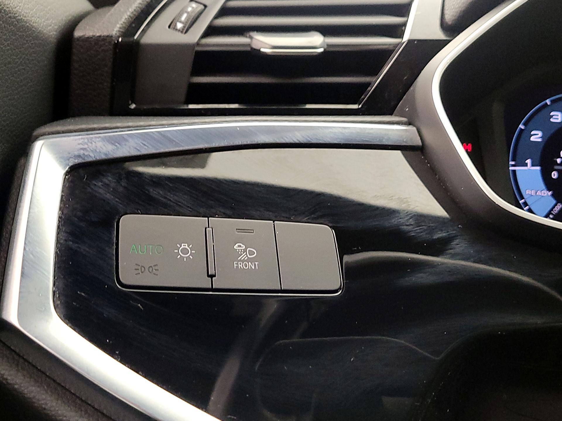 Thumbnail: 2023 Audi Q3 - 13