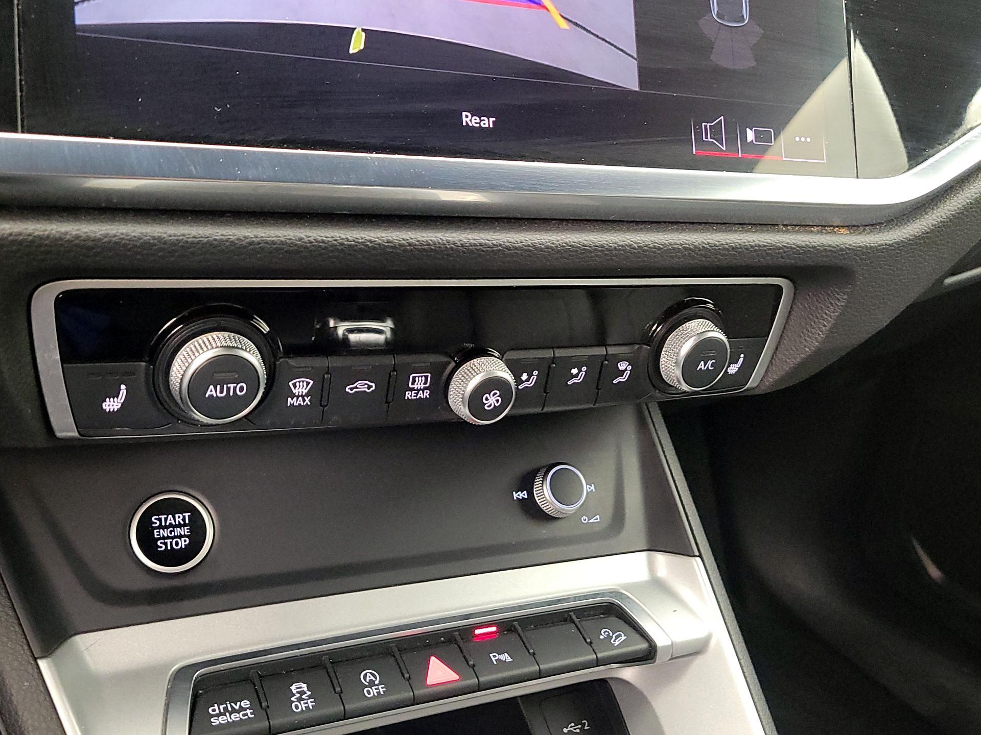 Thumbnail: 2023 Audi Q3 - 16