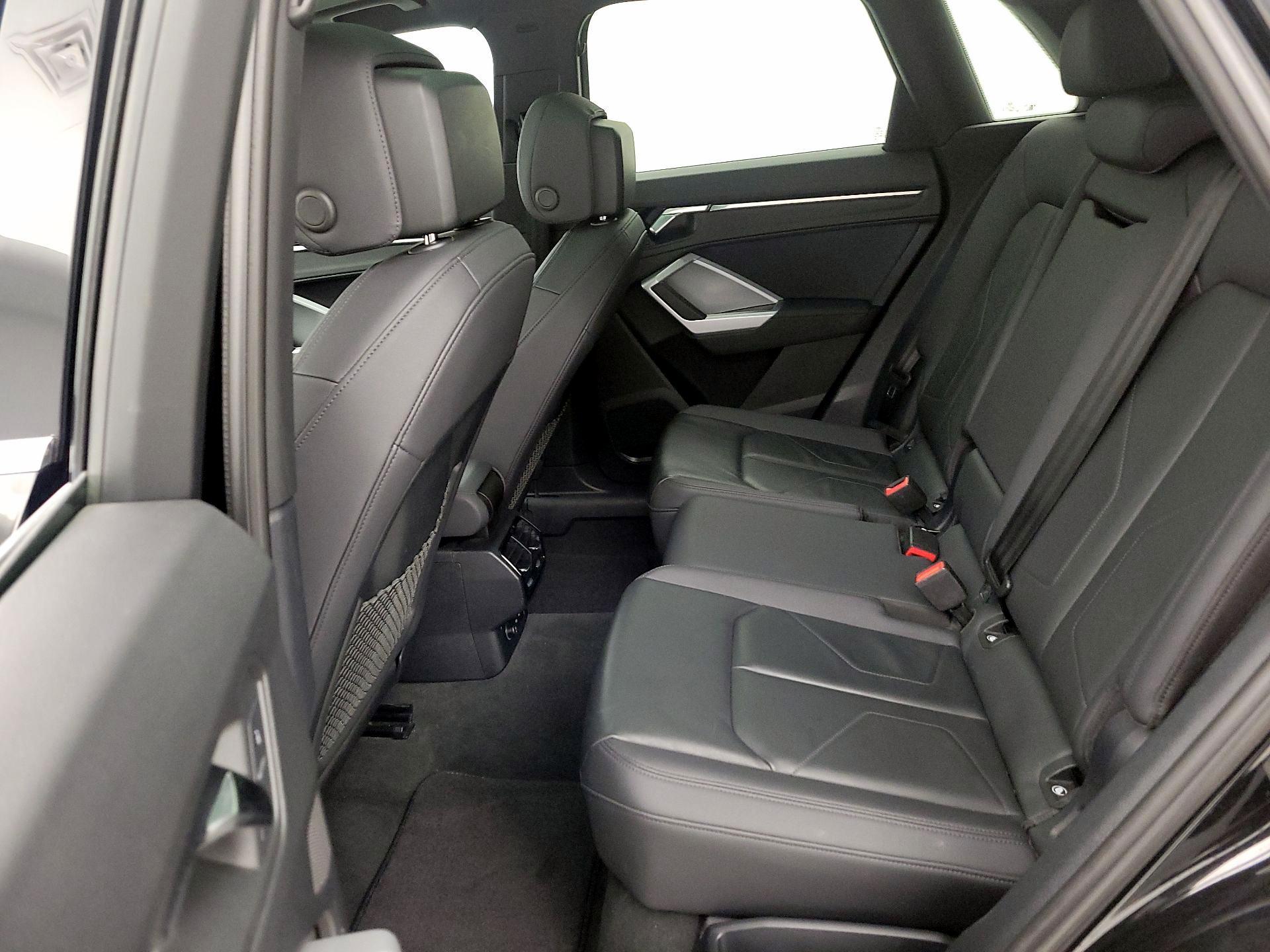 Thumbnail: 2023 Audi Q3 - 20