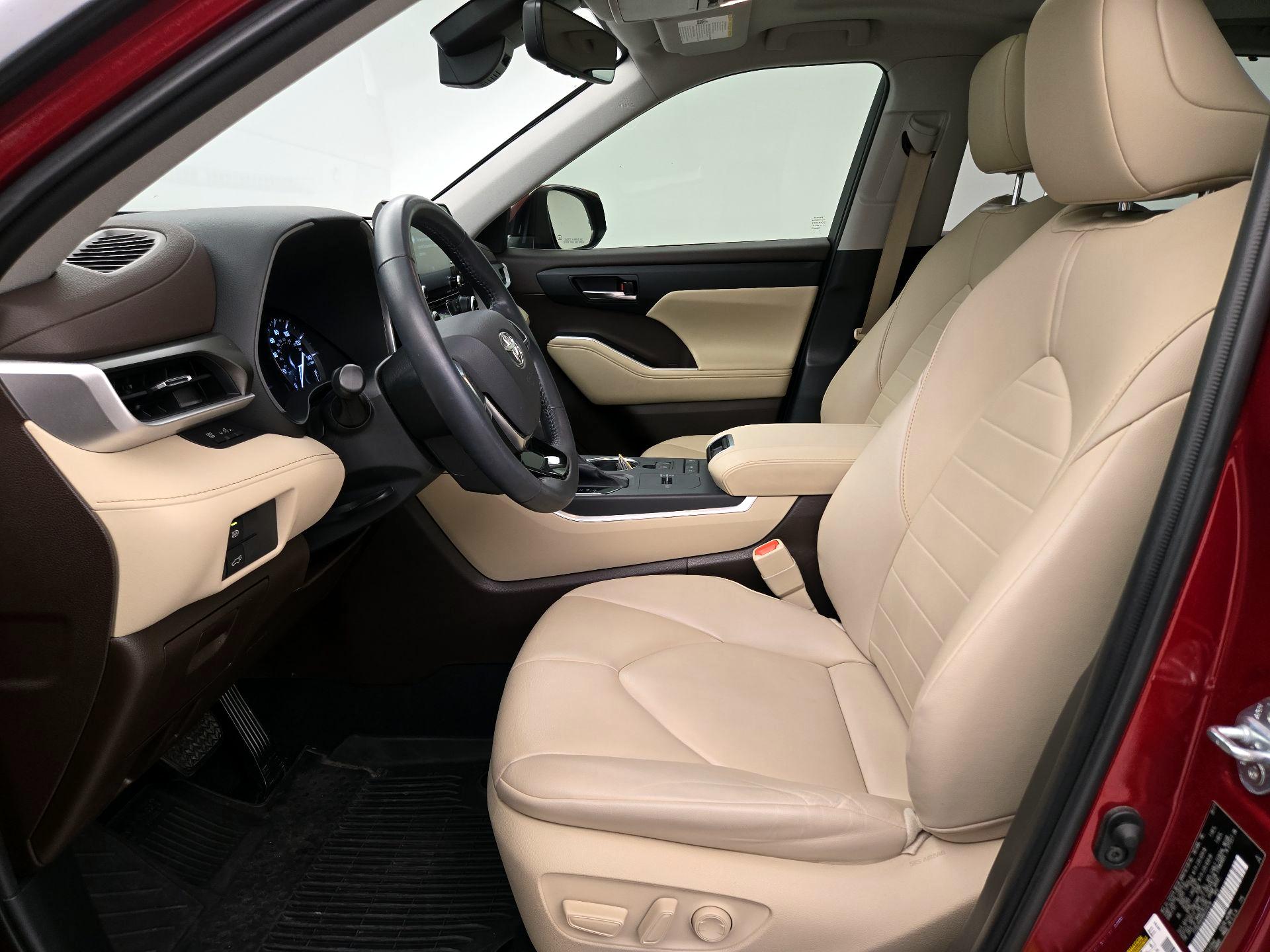 Thumbnail: 2021 Toyota Highlander - 11