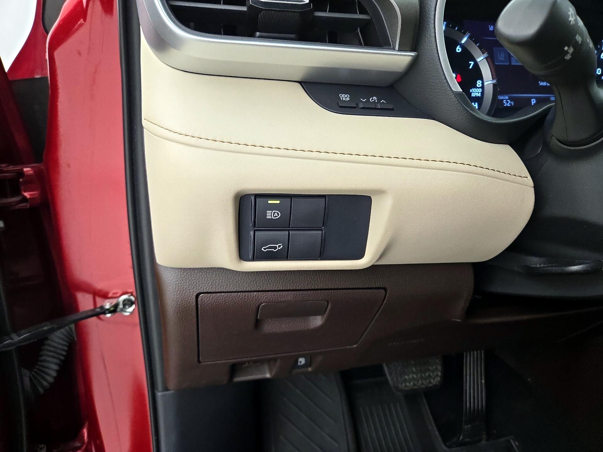 Thumbnail: 2021 Toyota Highlander - 13