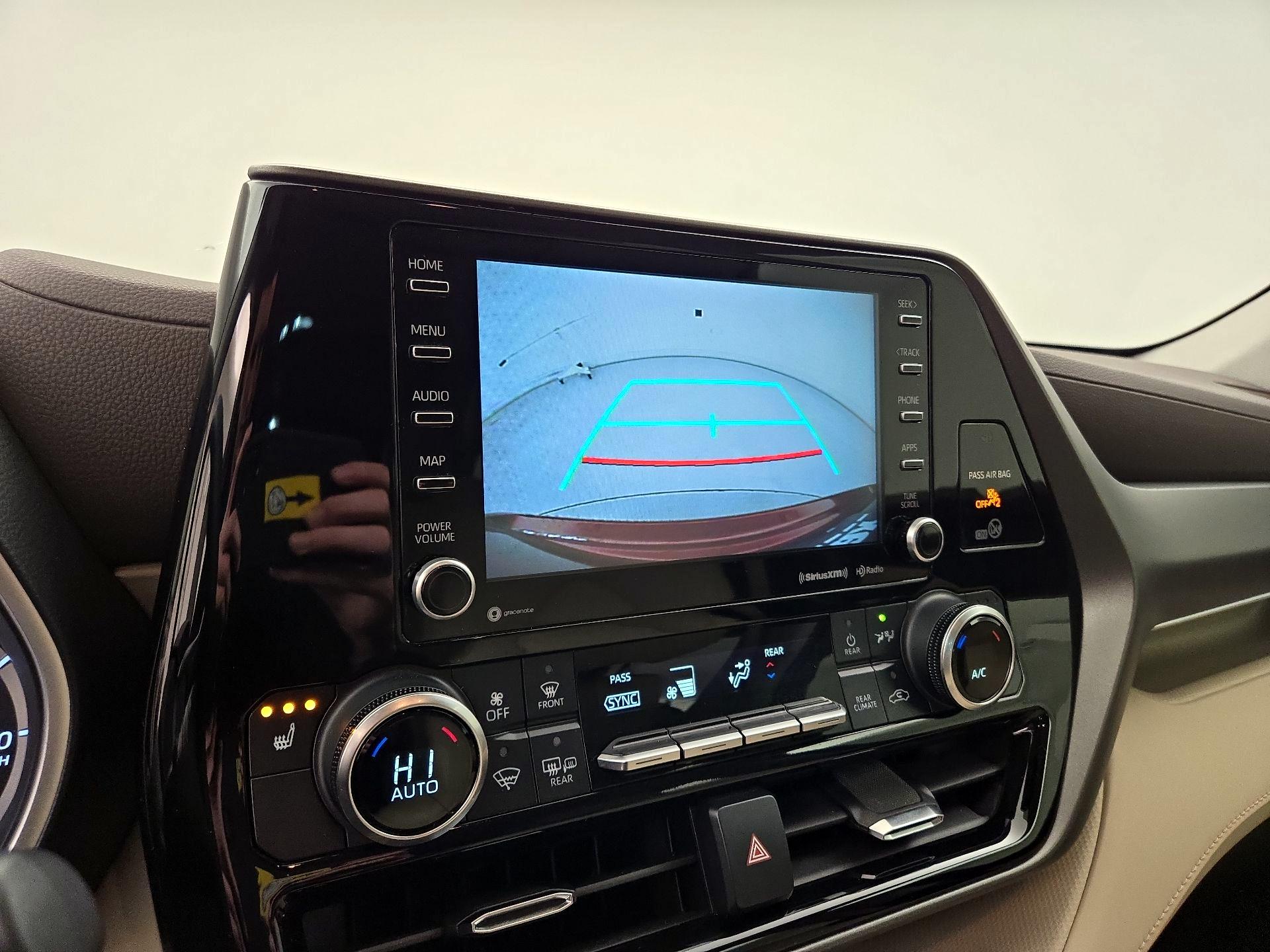 Thumbnail: 2021 Toyota Highlander - 14