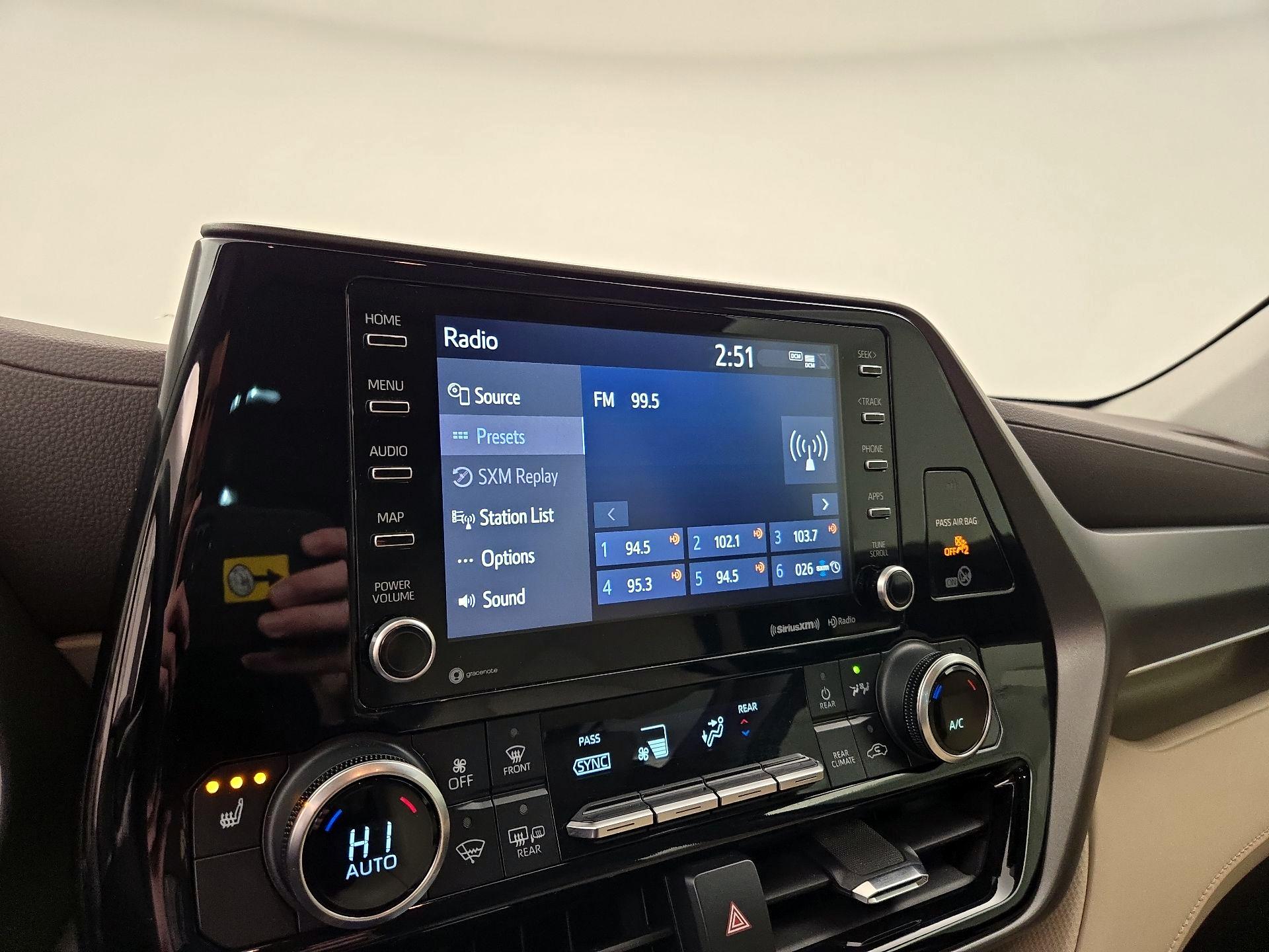 Thumbnail: 2021 Toyota Highlander - 15