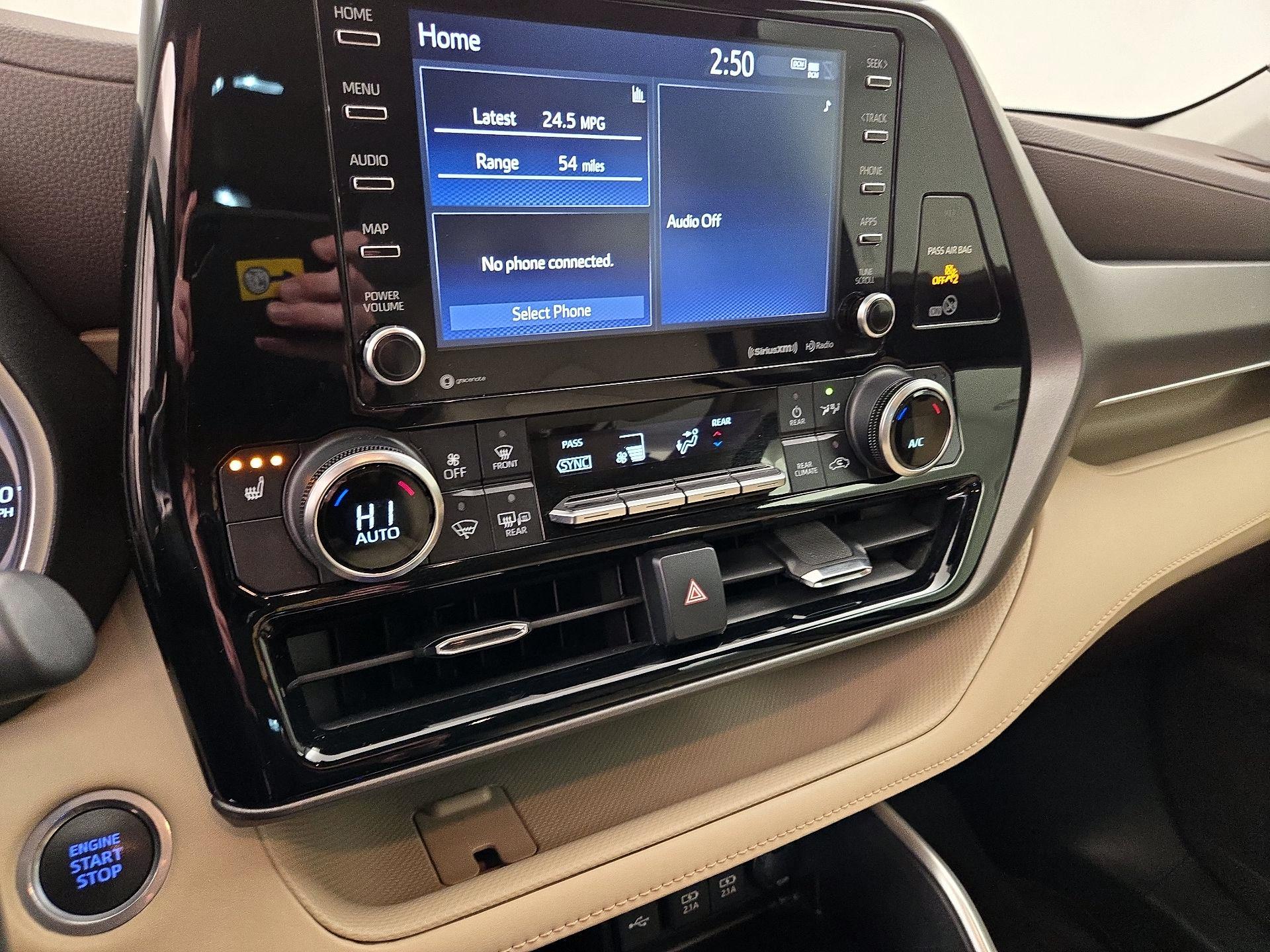 Thumbnail: 2021 Toyota Highlander - 16