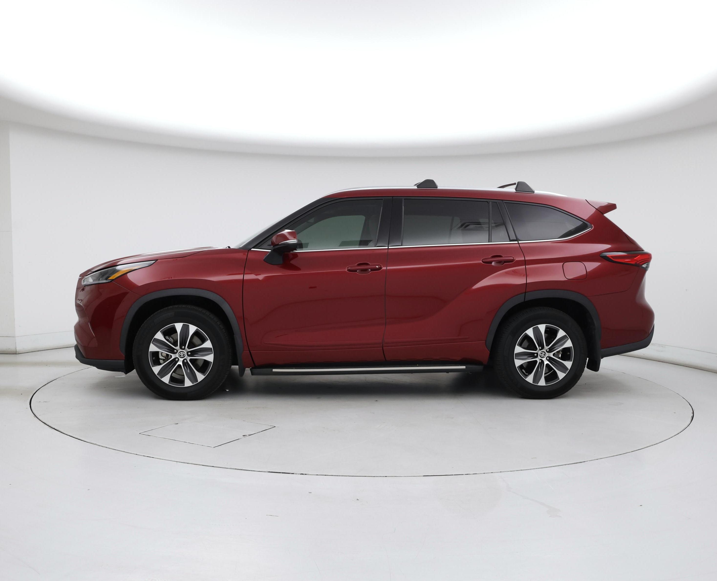 Thumbnail: 2021 Toyota Highlander - 3